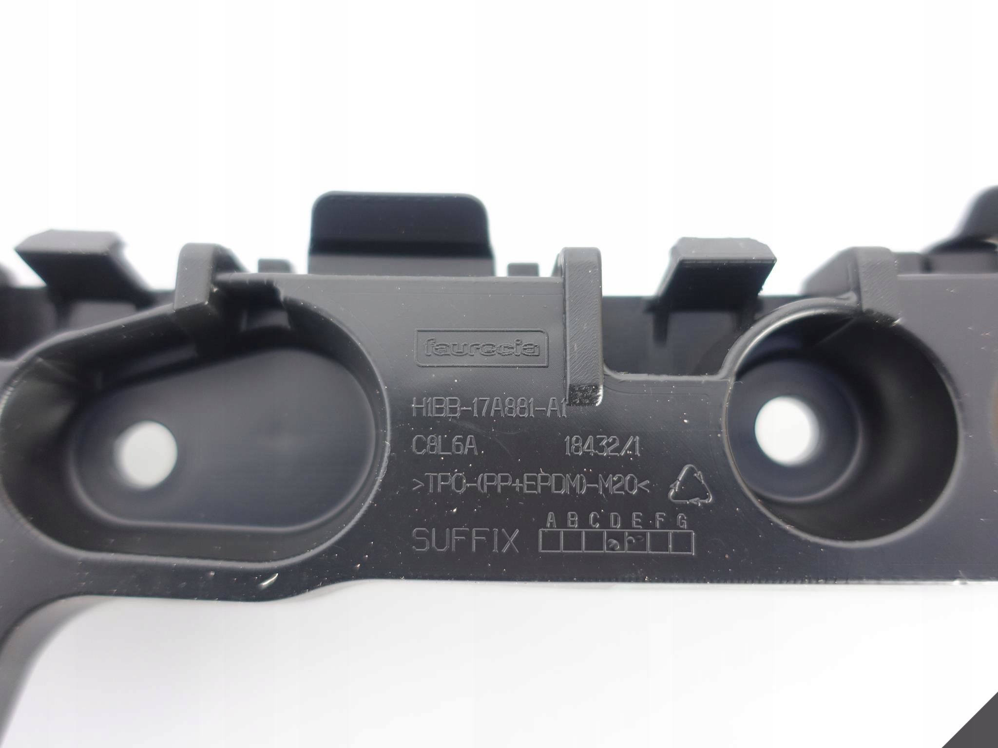 FORD FIESTA MK8 17- bumper bracket support right rear part