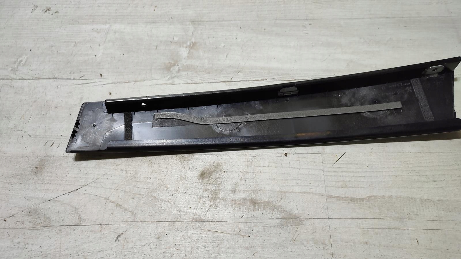 moulding door left front Peugeot 308 II T9