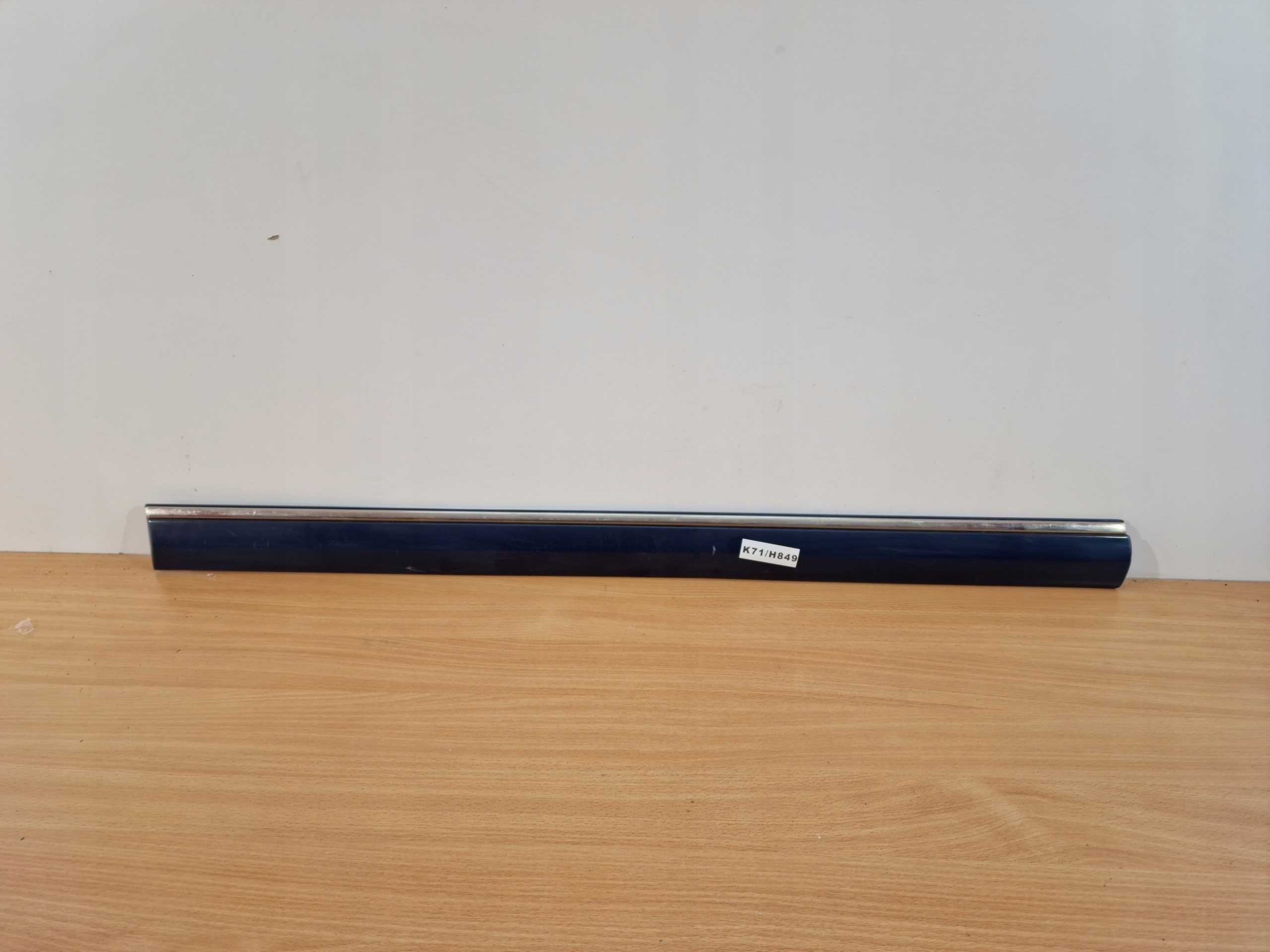MERCEDES W210 E-KLASA left moulding door front ORG