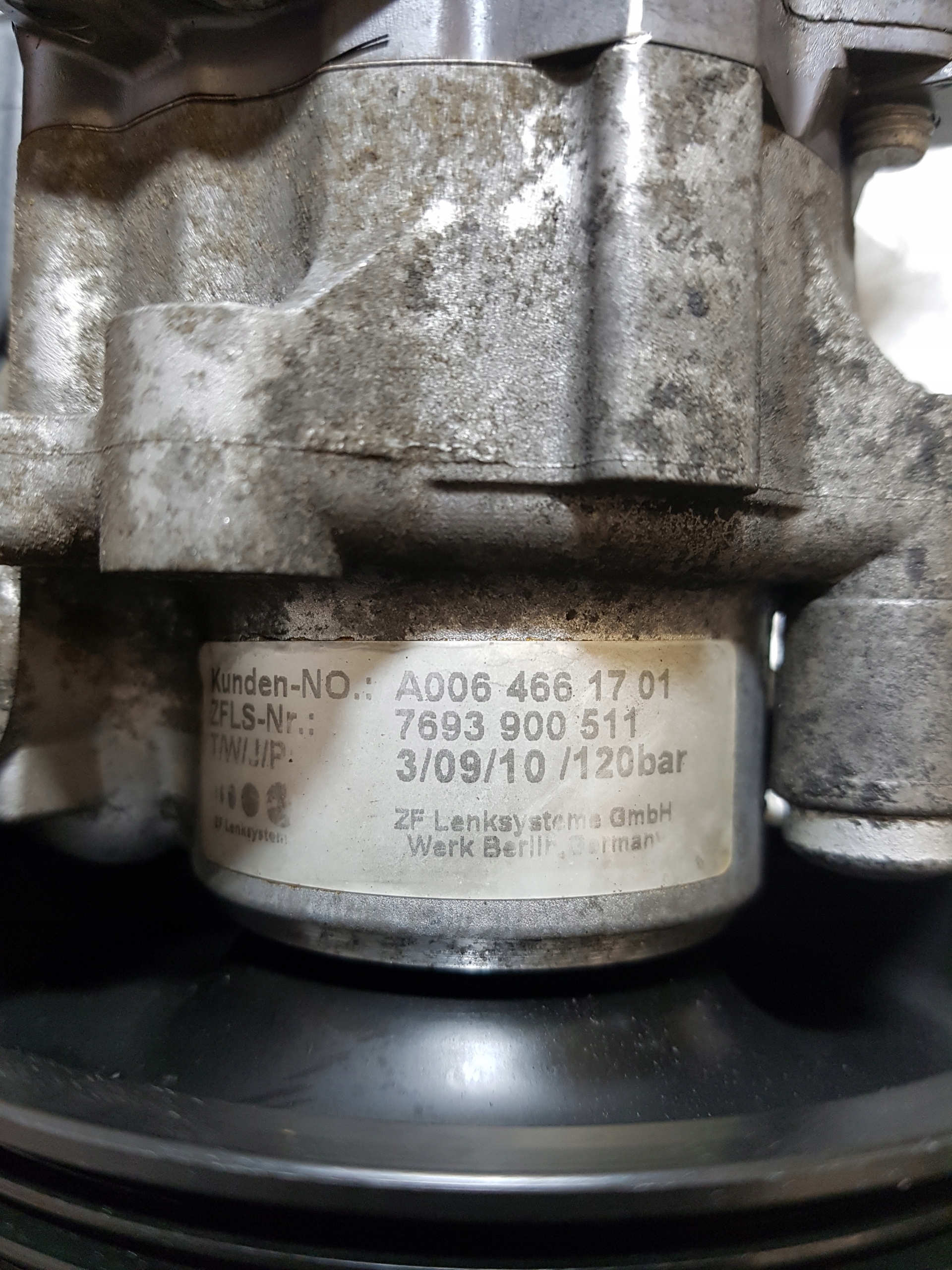 servo pump MERCEDES-BENZ SPRINTER 906 2.2 CDI A0064661701 7693900511