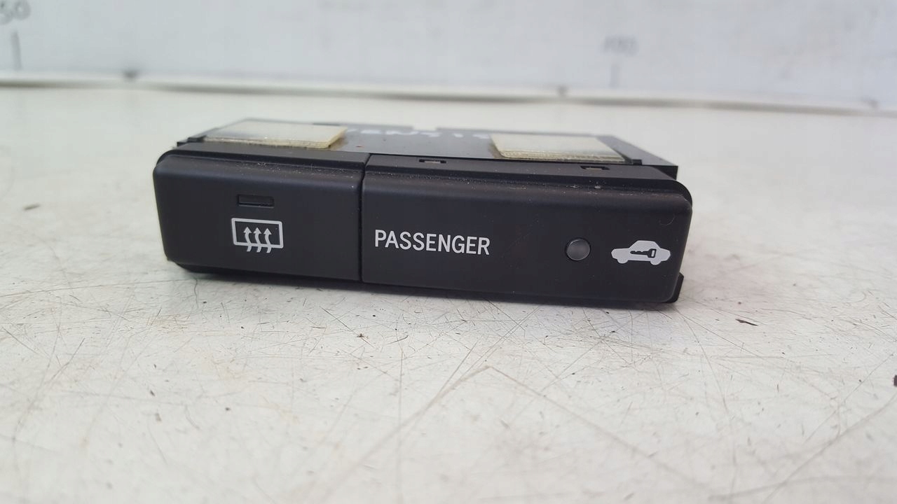 switch grzania windows Toyota Avensis T25 2,2