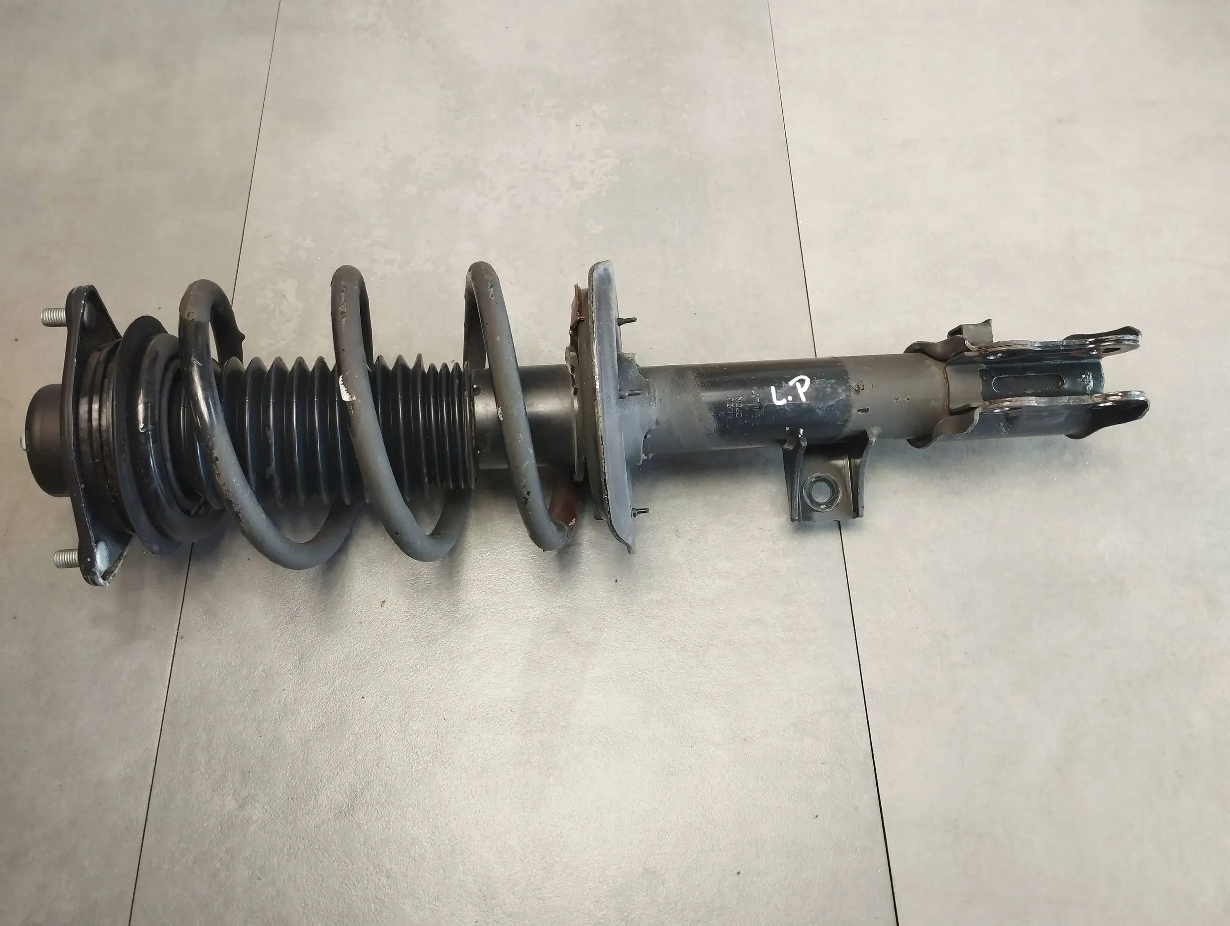 Hyundai ix35 1.7 CRDI shock absorber left front 54650-2Y610
