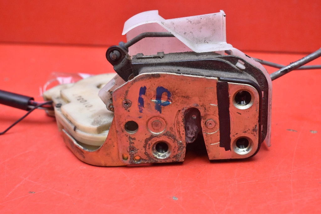 lock door left front front EU MAZDA MPV LW 99-03