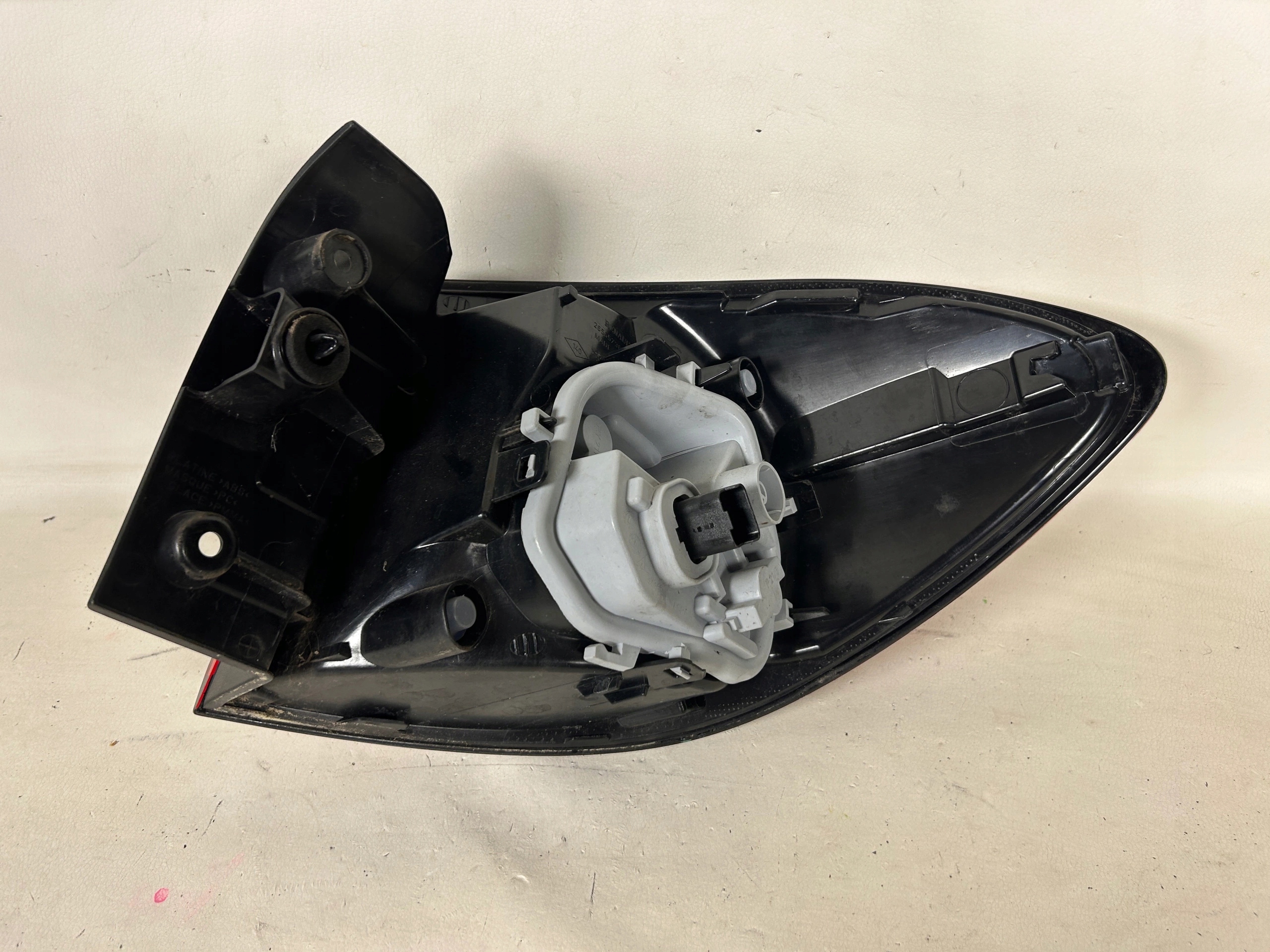 Renault Captur and light left rear part 265557367R