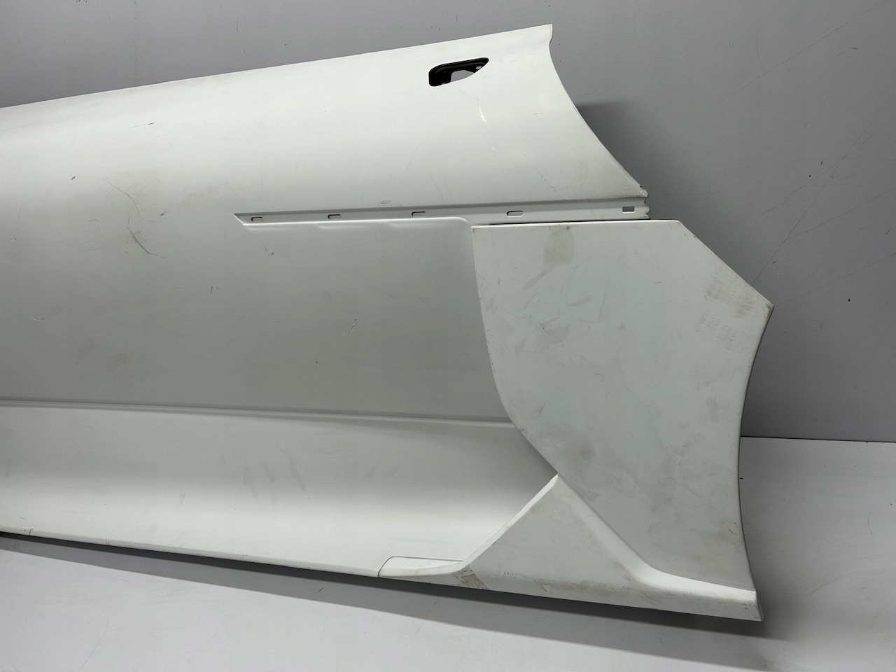 MASERATI MC20 door right + moulding Right Door