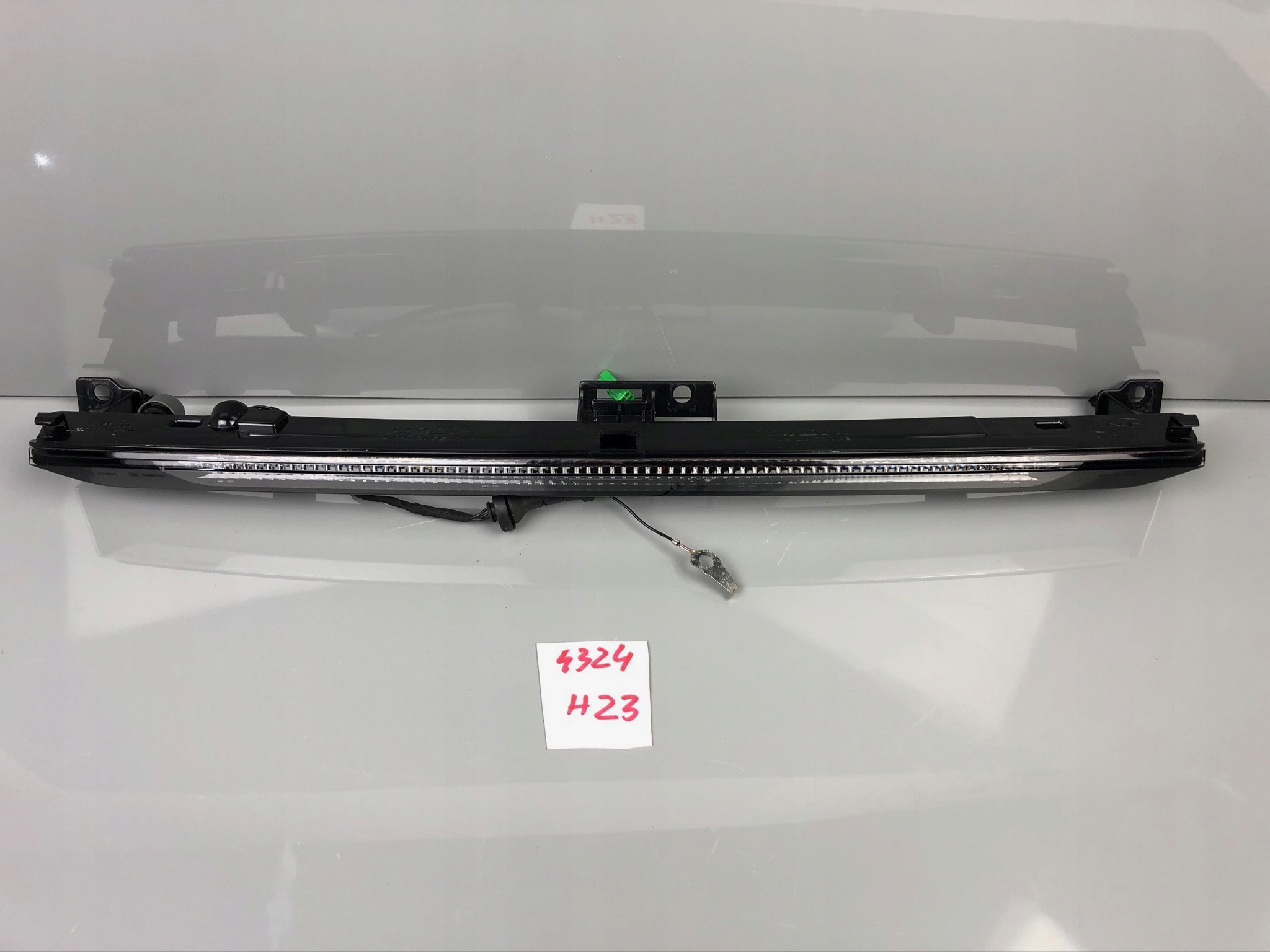 TRZECIE light STOP VOLVO V60 II 31468198