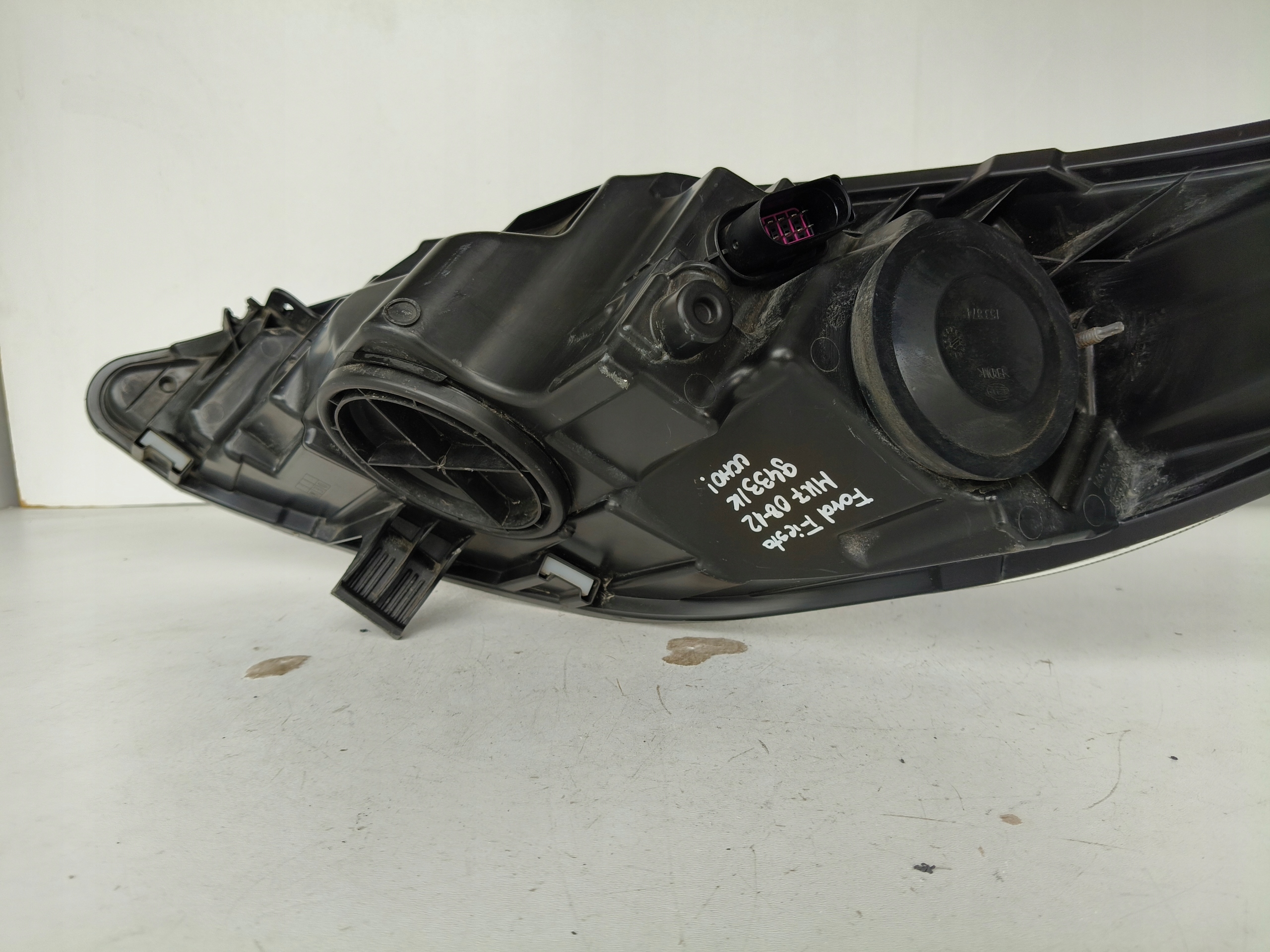 light right REFLEKTOR FORD FIESTA MK7 08-12 lens
