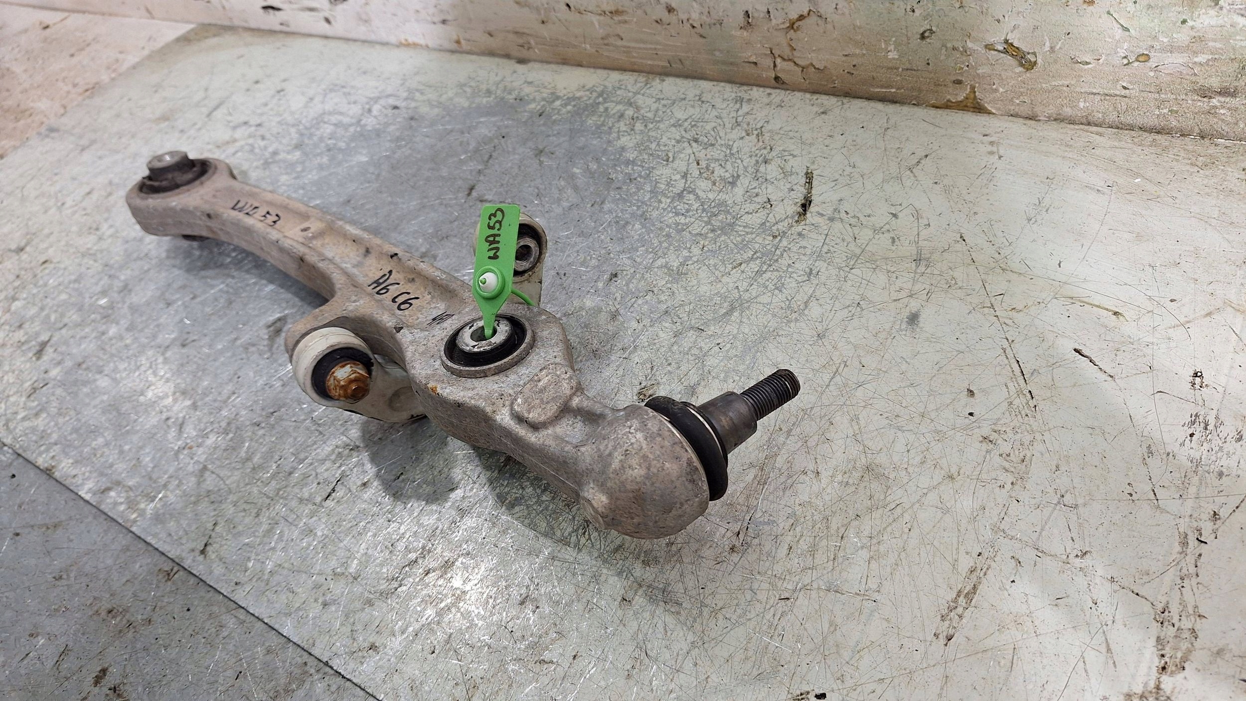 Querlenker vorne links unterer vorne 4F0407151A AUDI A6 C6