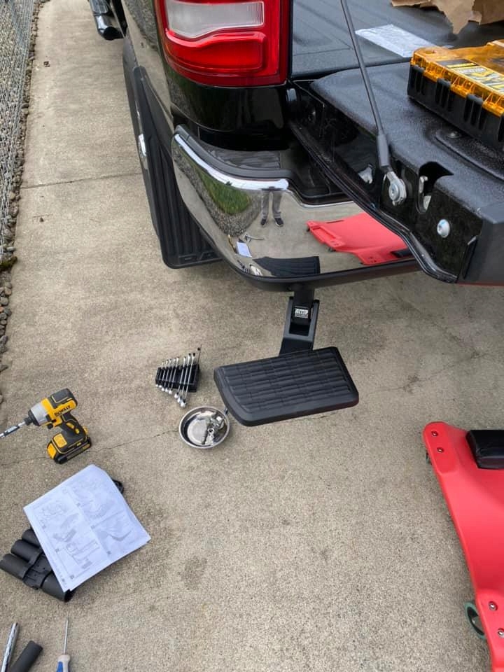 DODGE RAM 1500 2019-2022 STOPIEŃ TYLNY BED STEP Producent części Inny