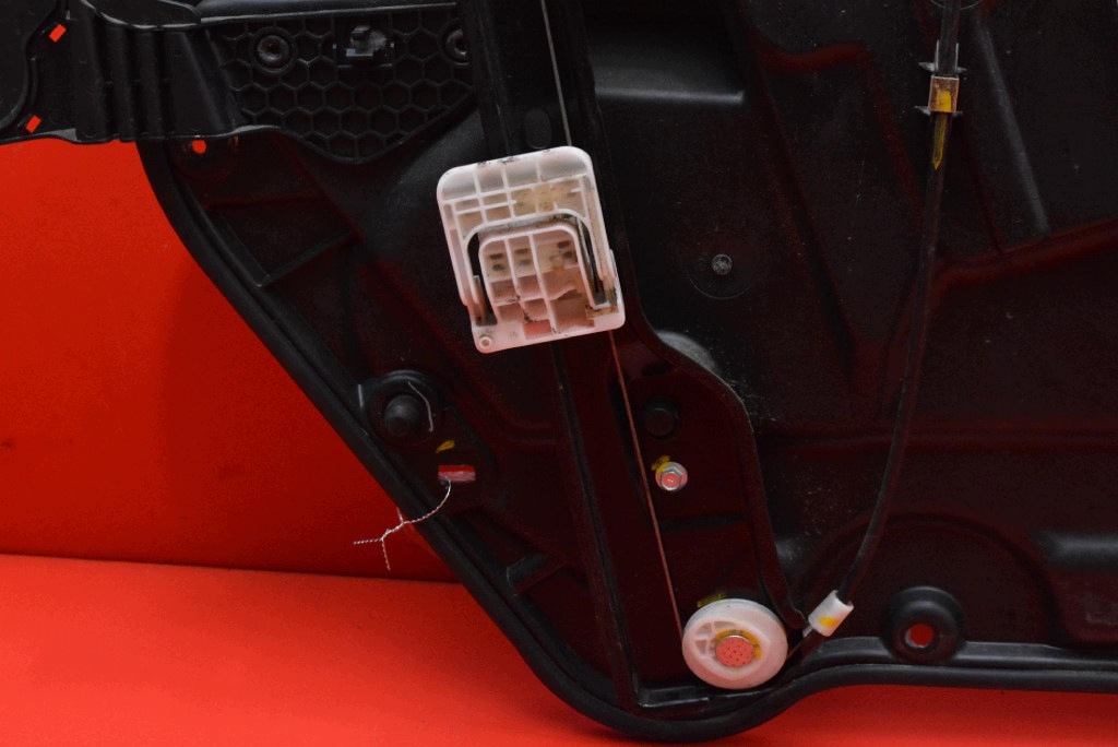 window regulator right front 914067-101 05026596AA DODGE JOURNEY and JC 08-11