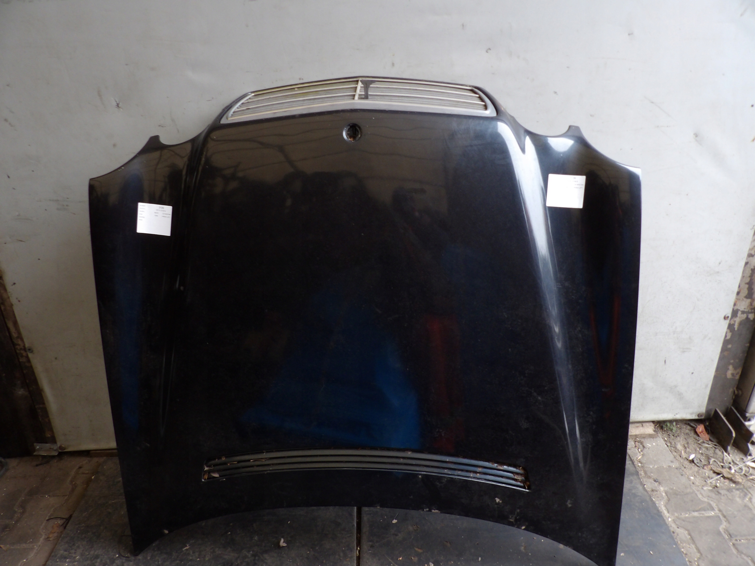 Mercedes W210 before lift bonnet