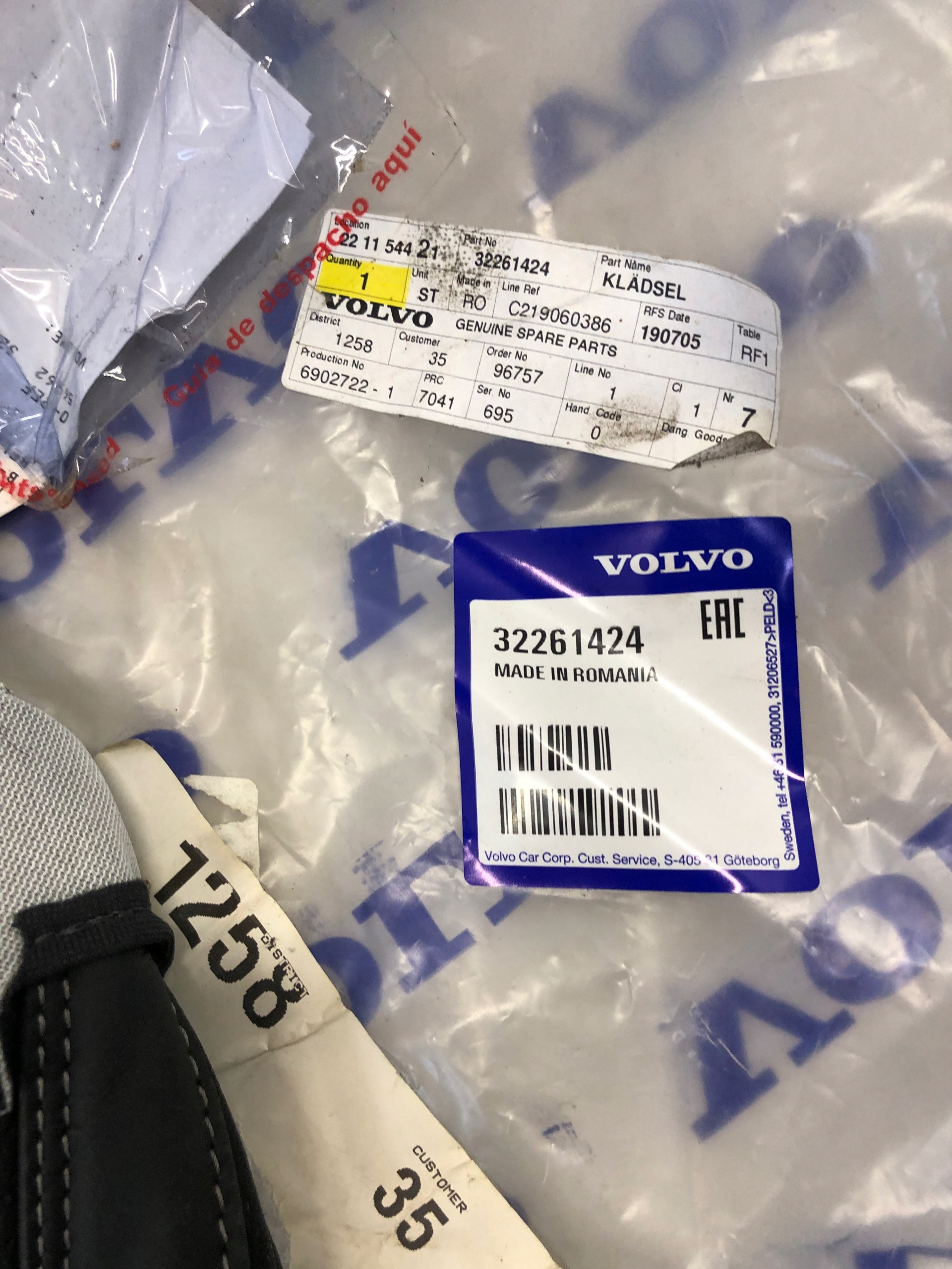 VOLVO S90 XC90 TAPICERKA 19-24 Jakość części (zgodnie z GVO) O - oryginał z logo producenta pojazdu (OE)