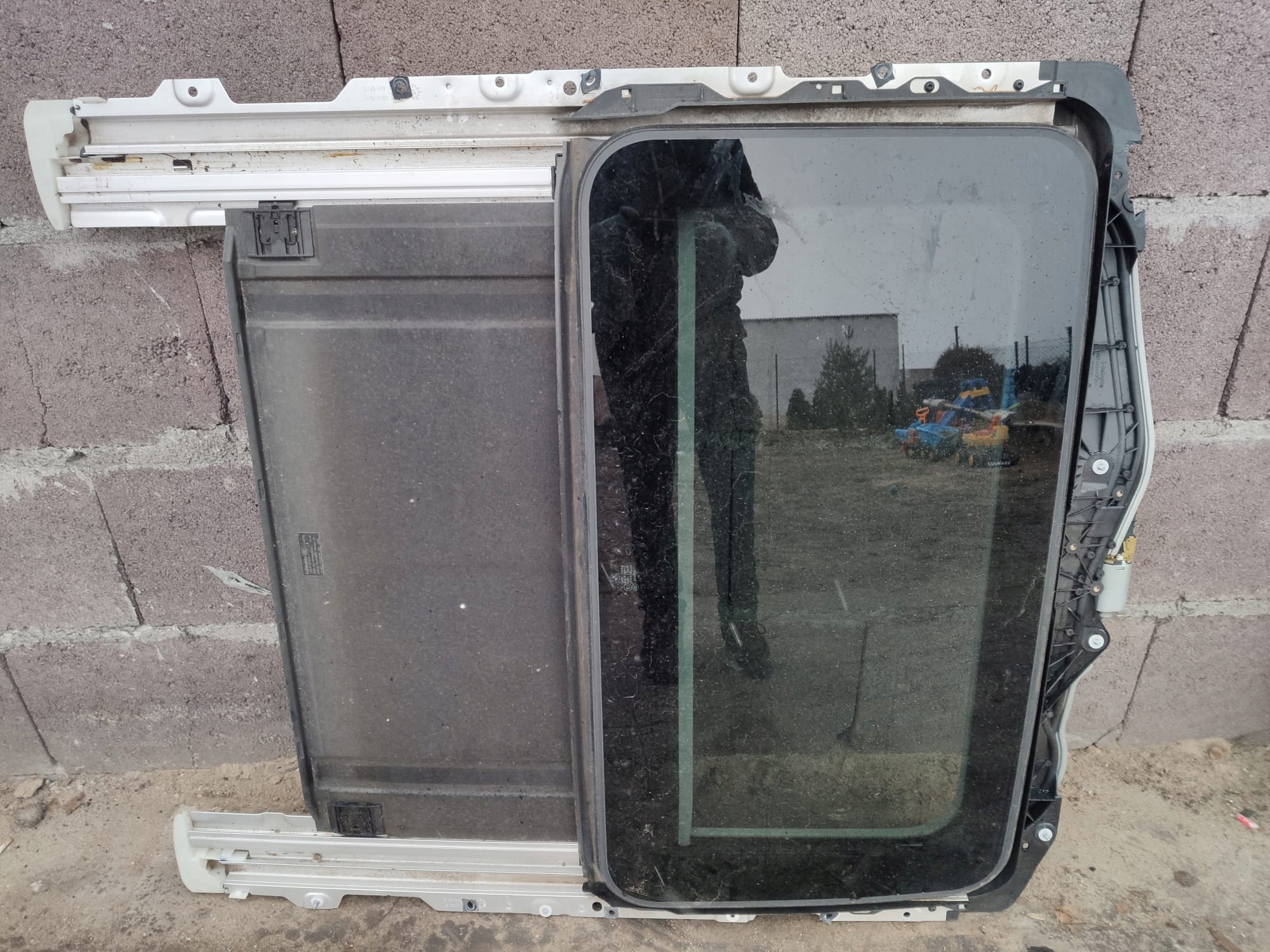 Люк в крыше BMW E90 LCI седан