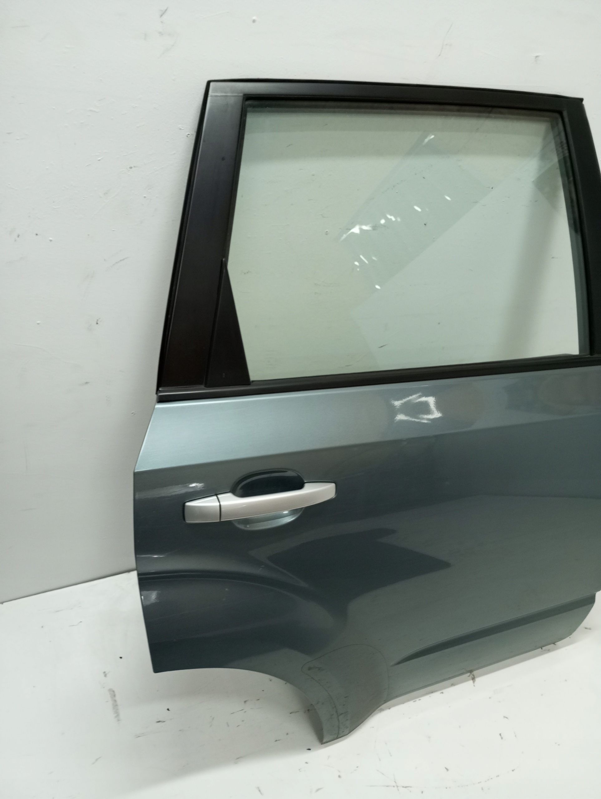 door right rear. SUBARU FORESTER 10R