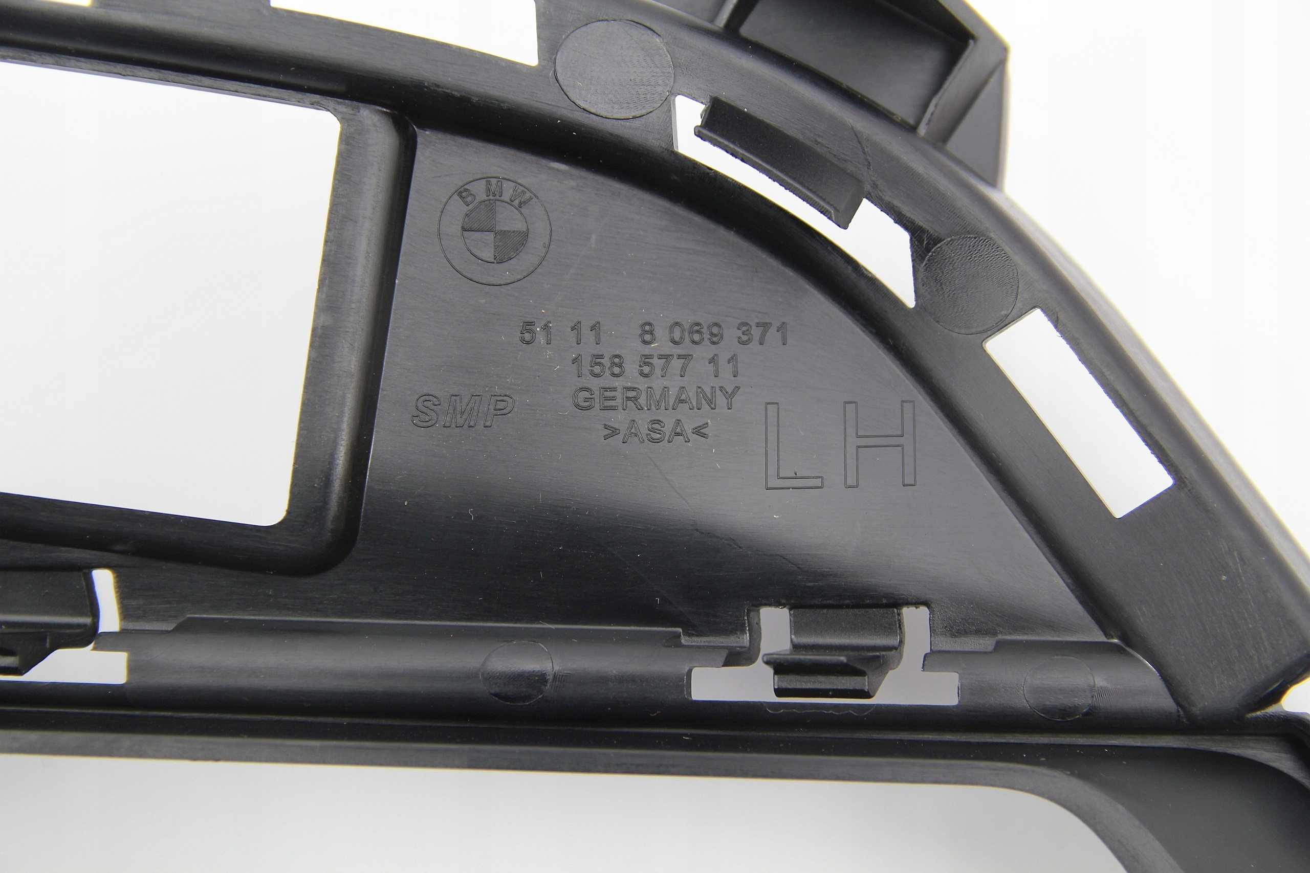 Kratka w zderzak lewa BMW 3 G20 G21 M-Pakiet MSP Producent części BMW OE