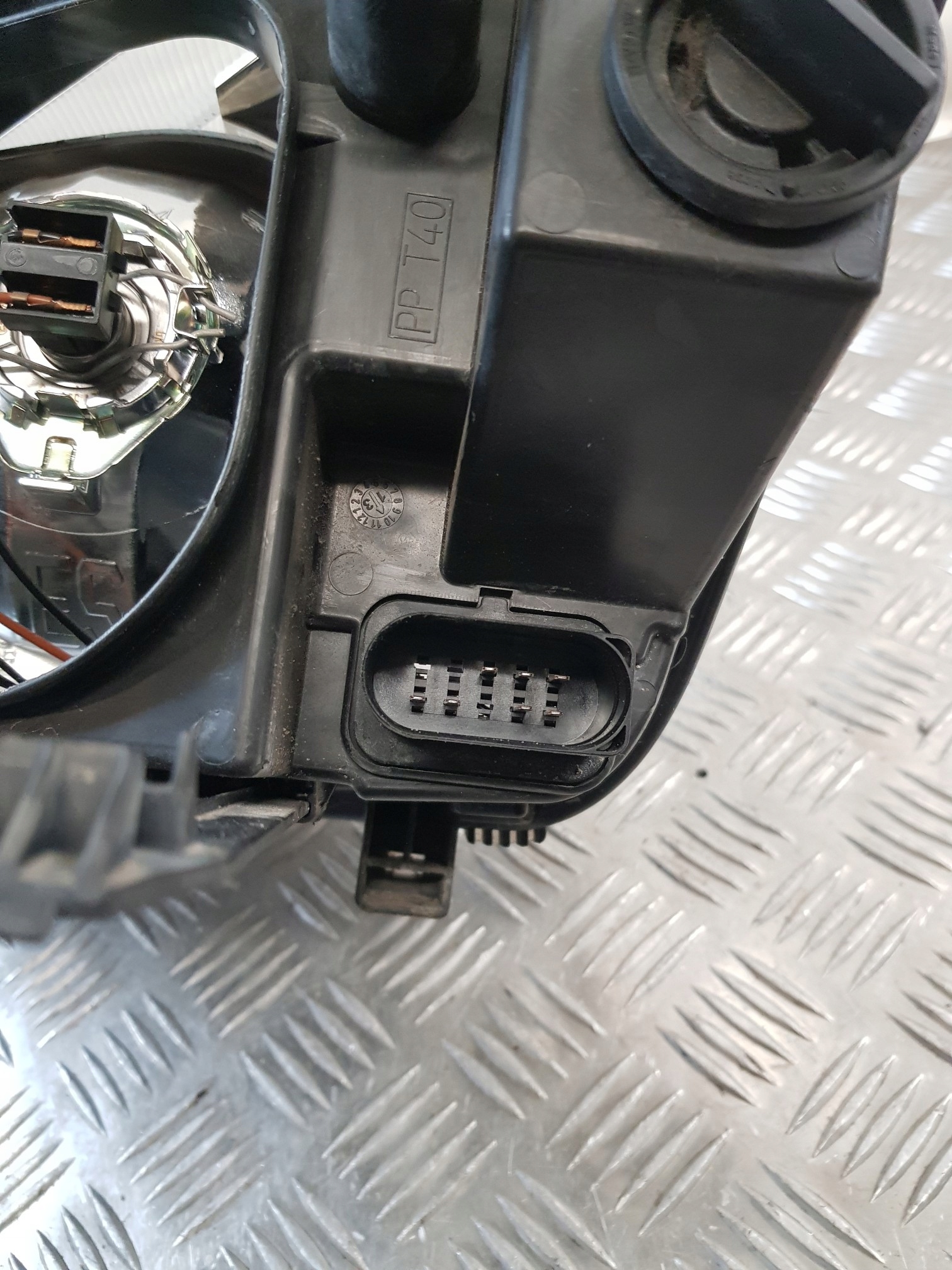 light right front FORD C-MAX and 04R- EUROPA