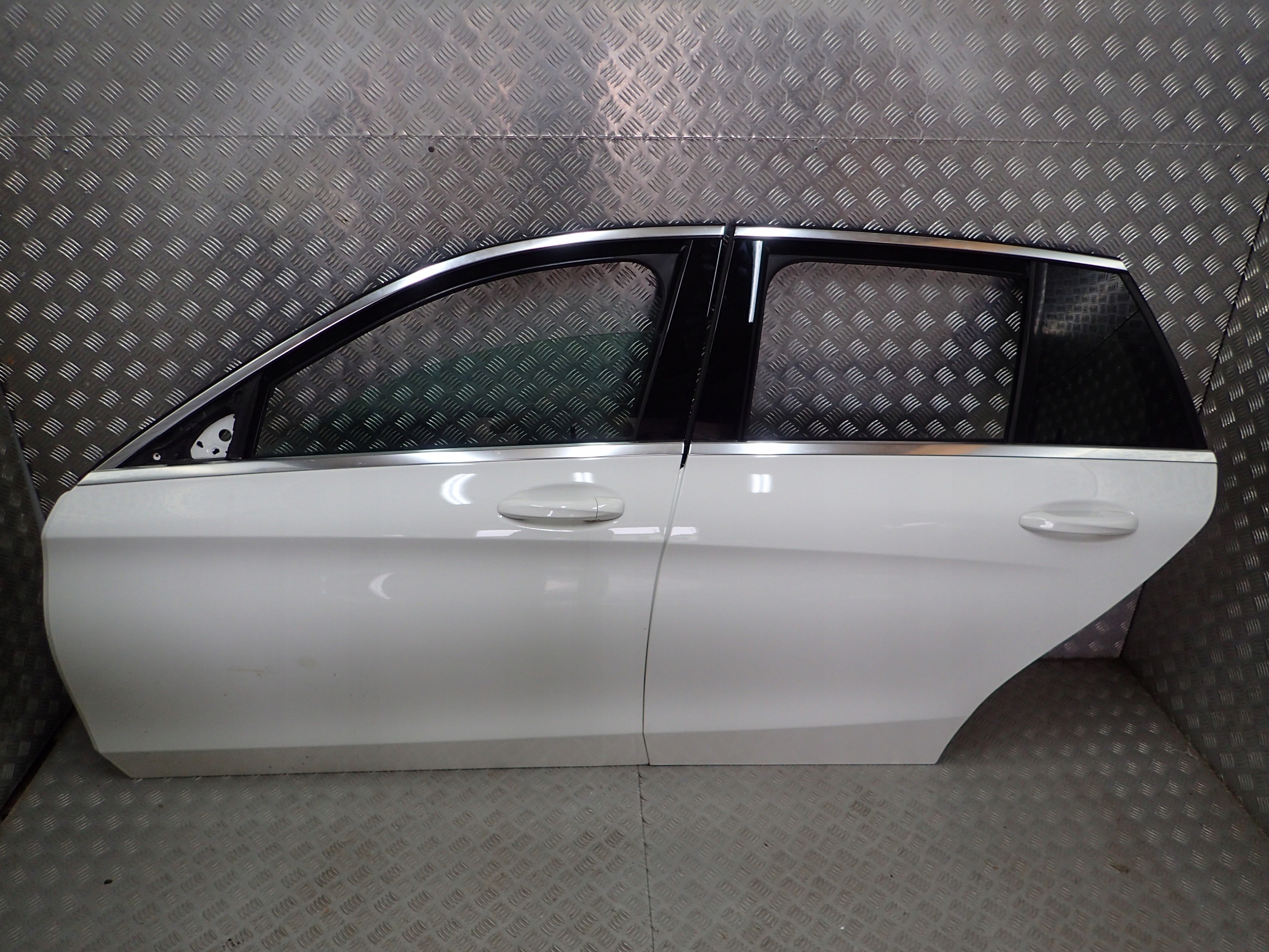 MERCEDES C W205 KOMBI DRZWI TYŁ TYLNE LEWE L