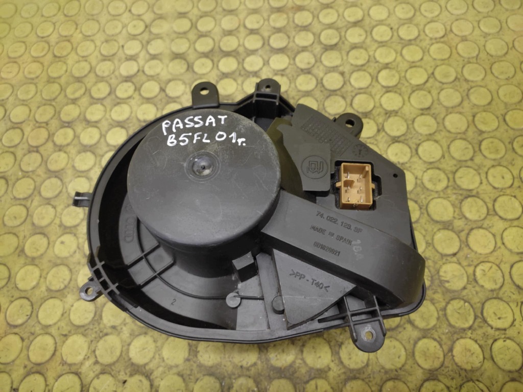 VW PASSAT B5 heating air 8D1820021