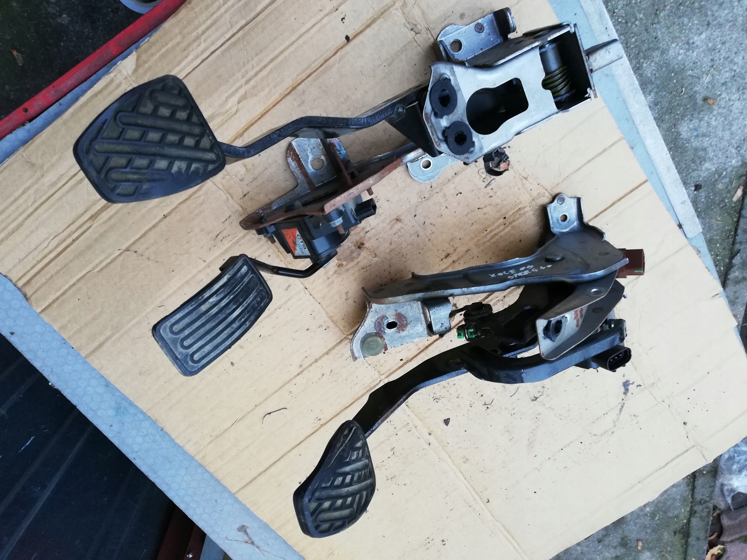 pedały pedał Renault KOLEOS EU kpl.