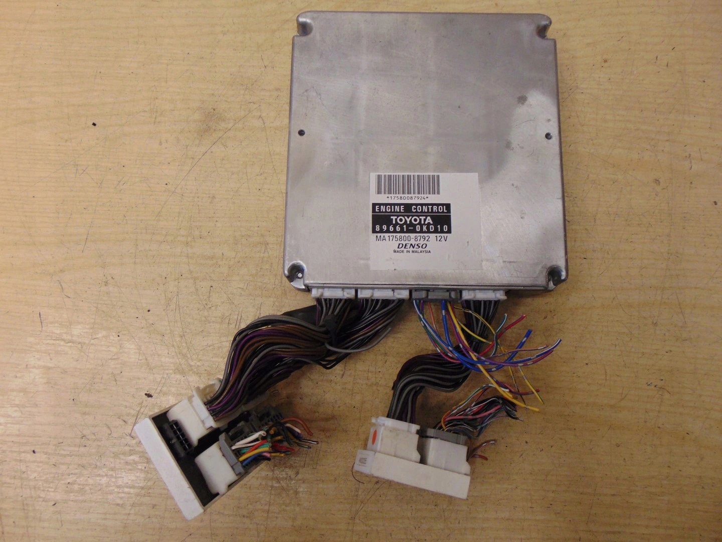 МОЗГИ УПРАВЛЕНИЯ ДВИГАТЕЛЯ TOYOTA HILUX 3.0 D