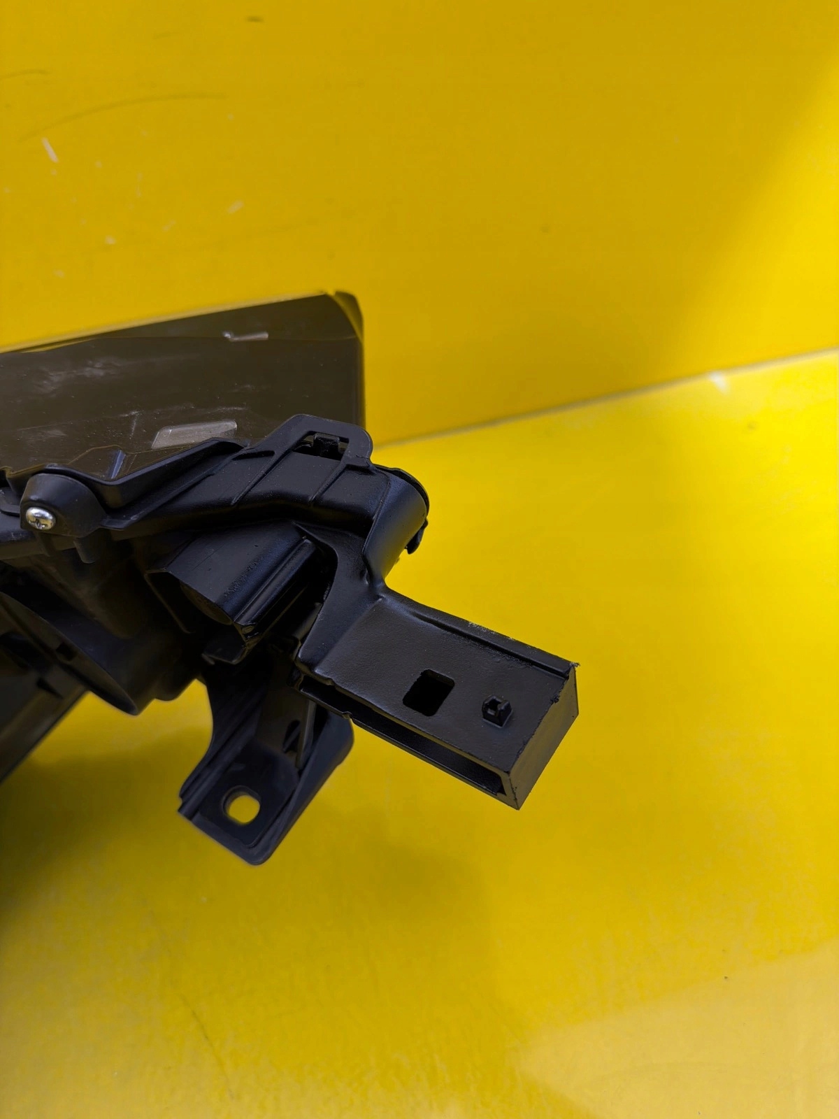 light left front Toyota BZ4X Full Led