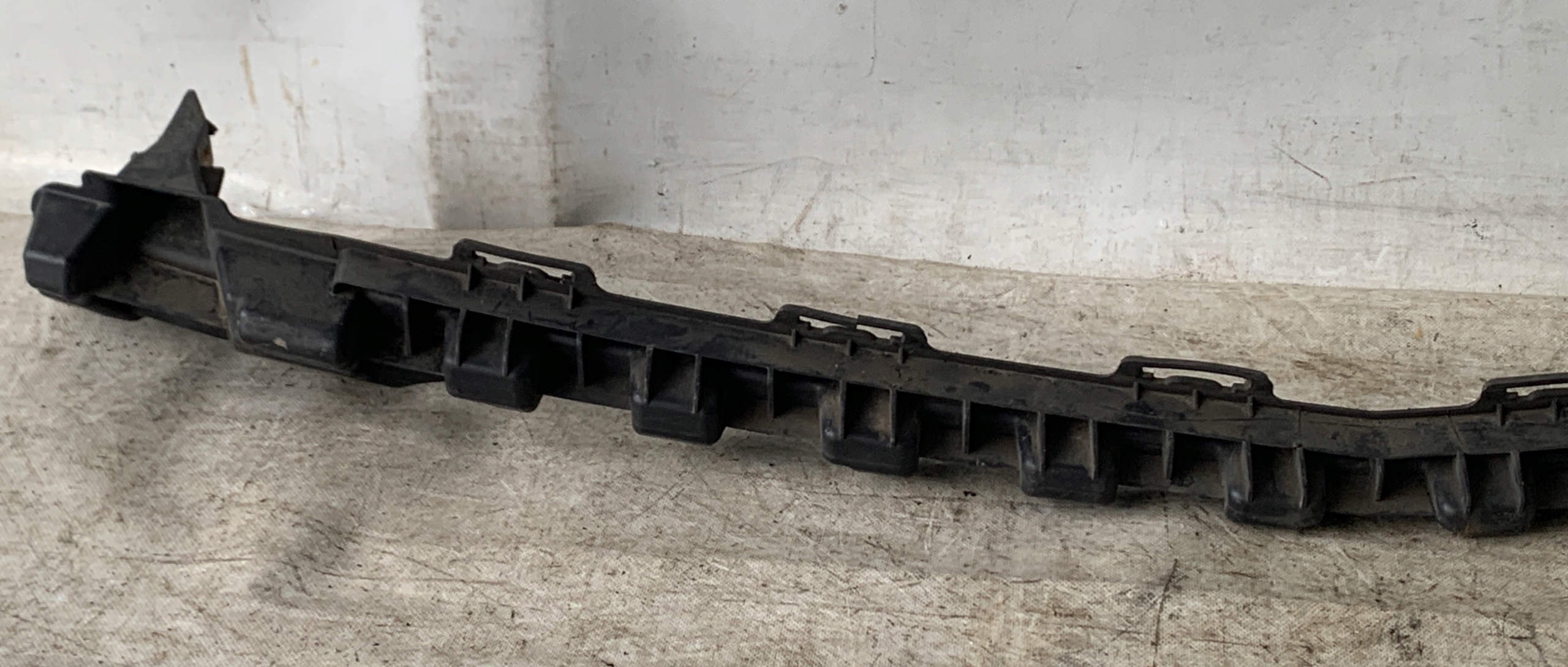 bumper bracket front MERCEDES C 204 A2048850065