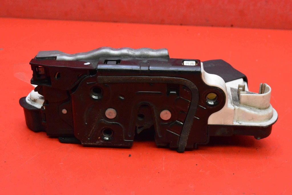 lock door left front front EU 5K1837015D VW POLO 5 V 6R 5D HB 09-15