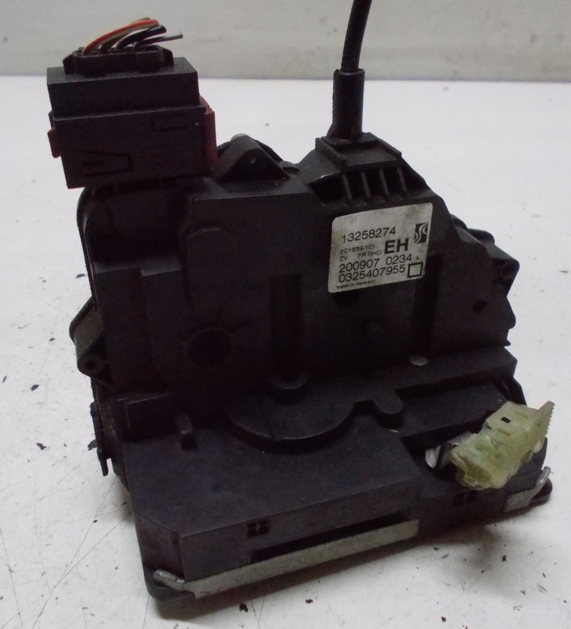 OPEL CORSA D 1.2 B 07R lock door right front 13258274