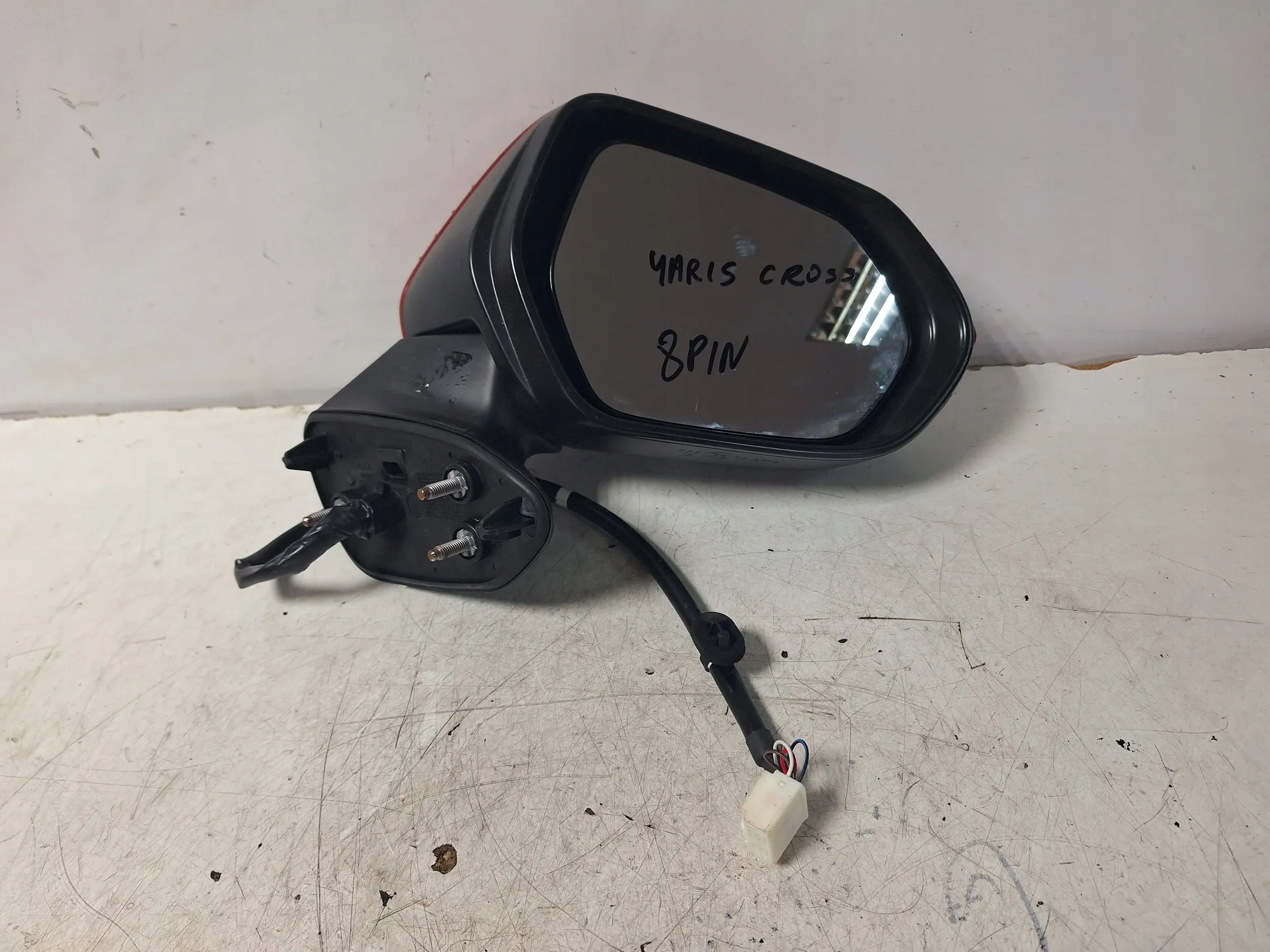 Lusterko prawe Toyota Yaris Cross 21- EU 8PIN