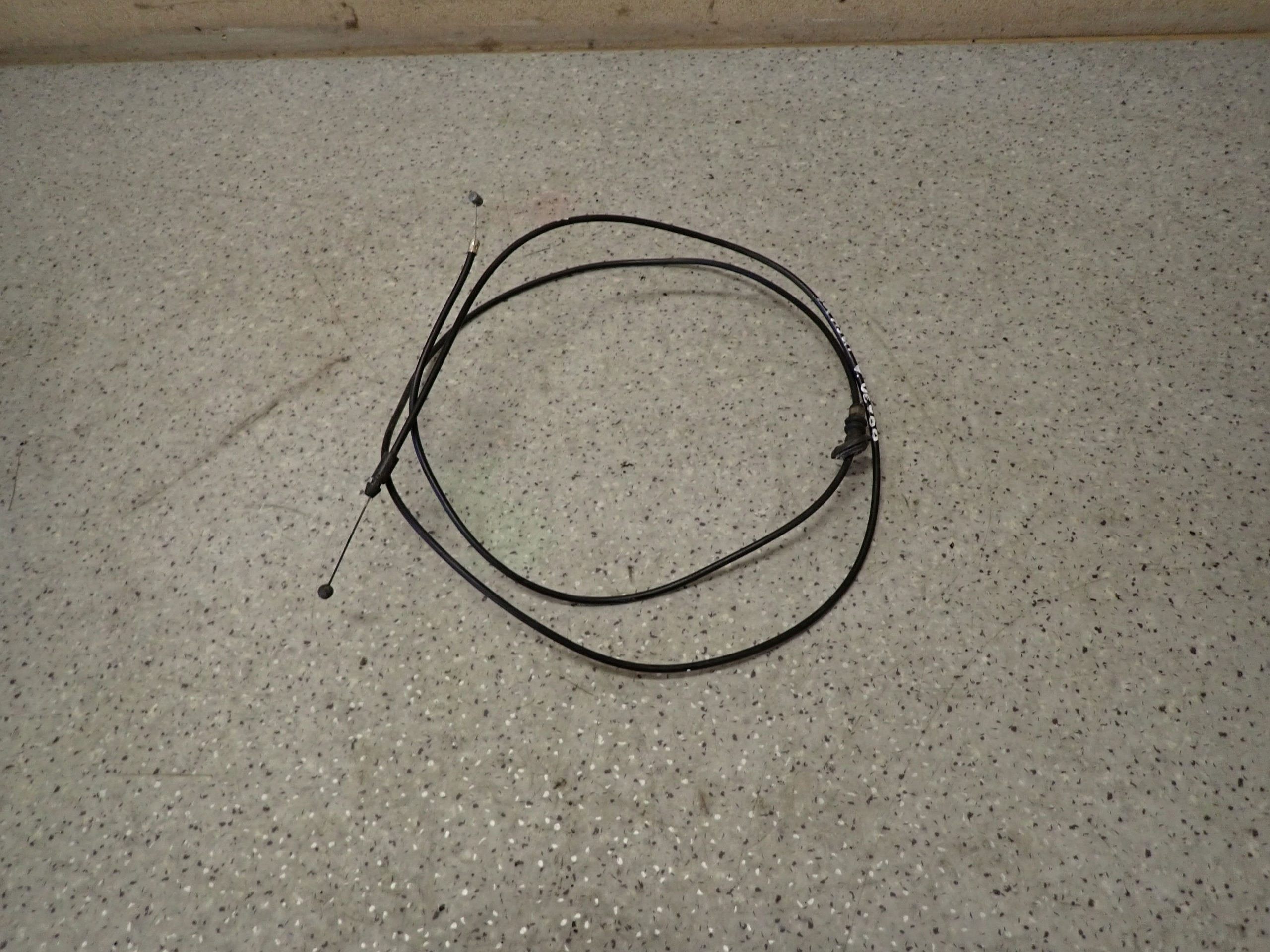 TOYOTA YARIS I 99-05 LINKA MASKI POKRYWY SILNIKA