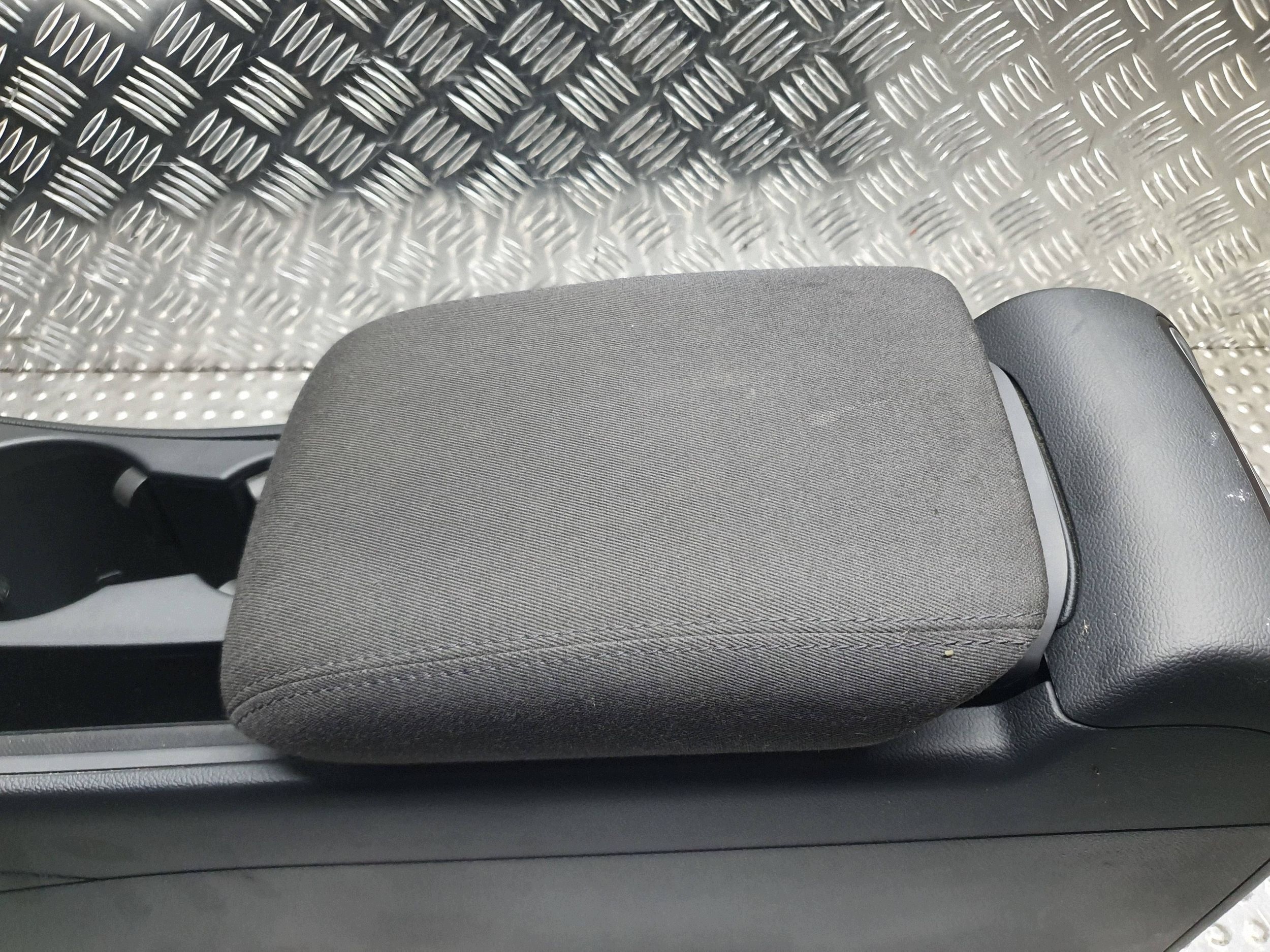 TUNEL central armrest POKRETLO IDRIVE 8K0864981D AUDI A4 B8 A5 8T