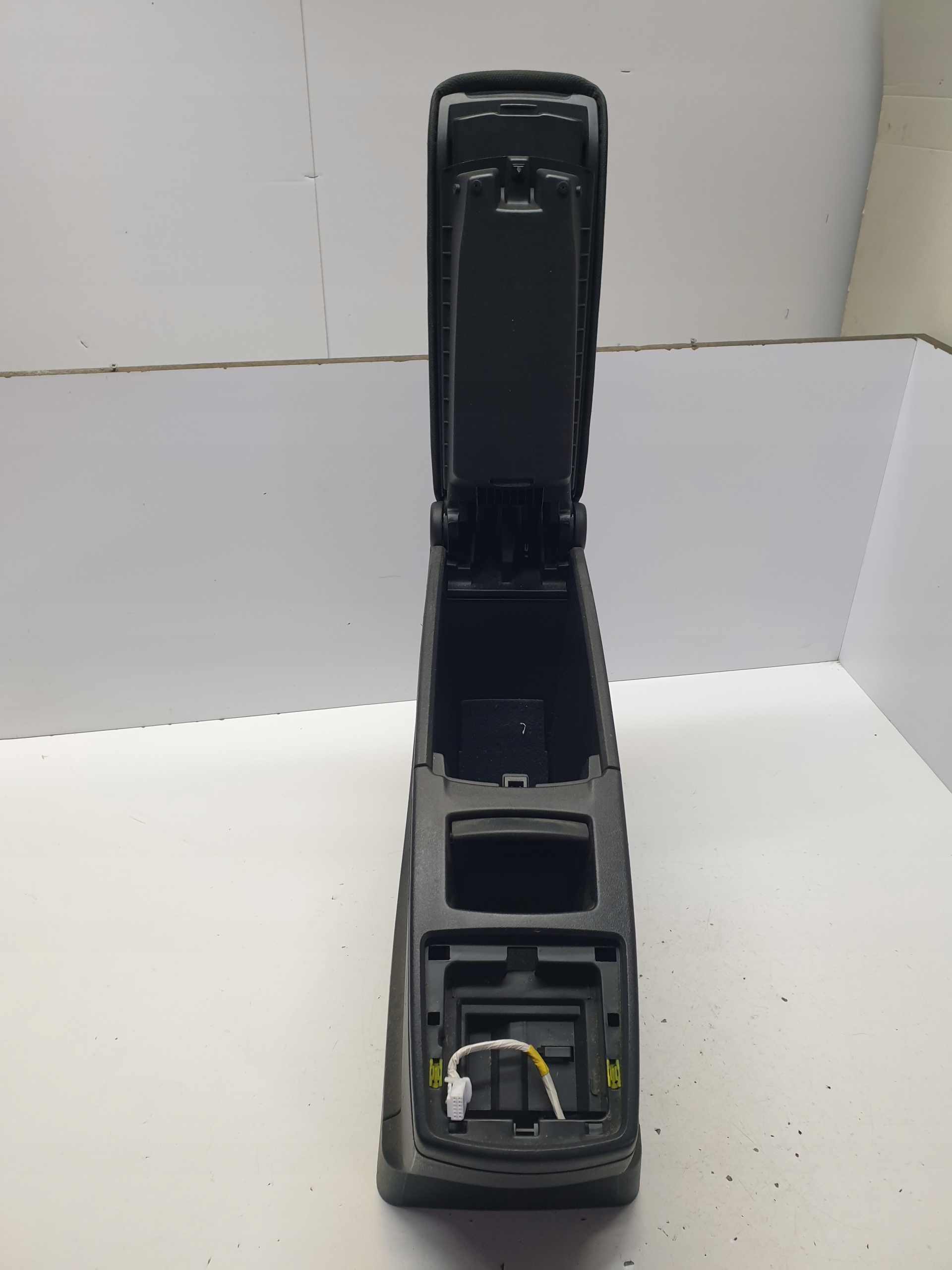 подлокотник renault SCENIC III 8127320