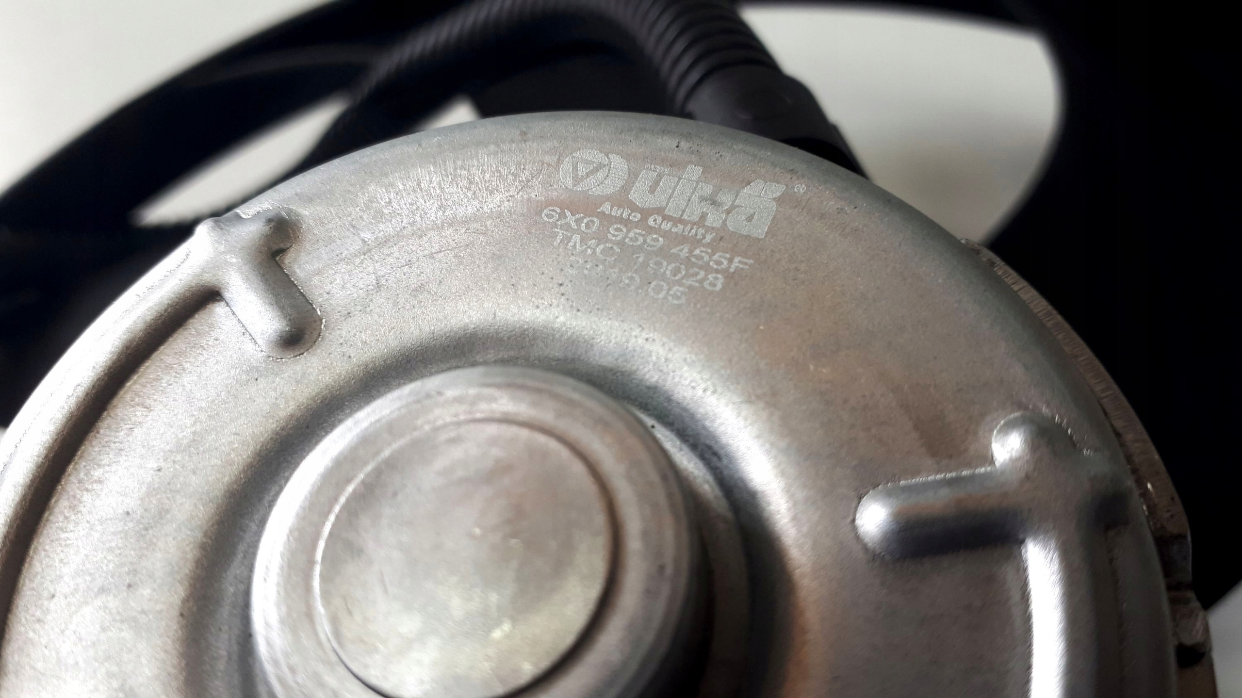 WENTYLATOR CHŁODNICY VW GOLF IV 4 FOX LUPO POLO Jakość części (zgodnie z GVO) Q - oryginał z logo producenta części (OEM, OES)