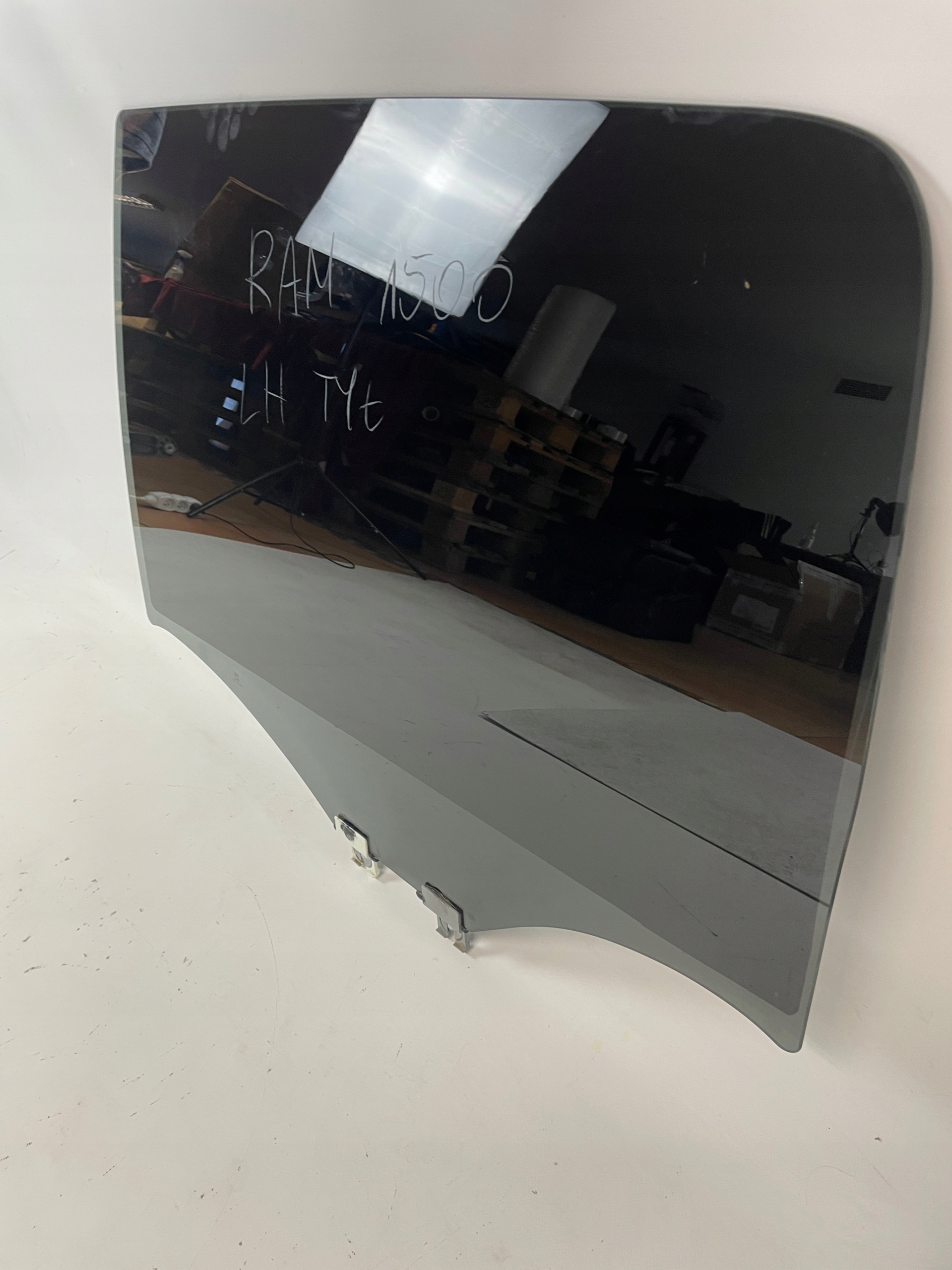 Ram 1500 V window rear side door left rear part 2019-24