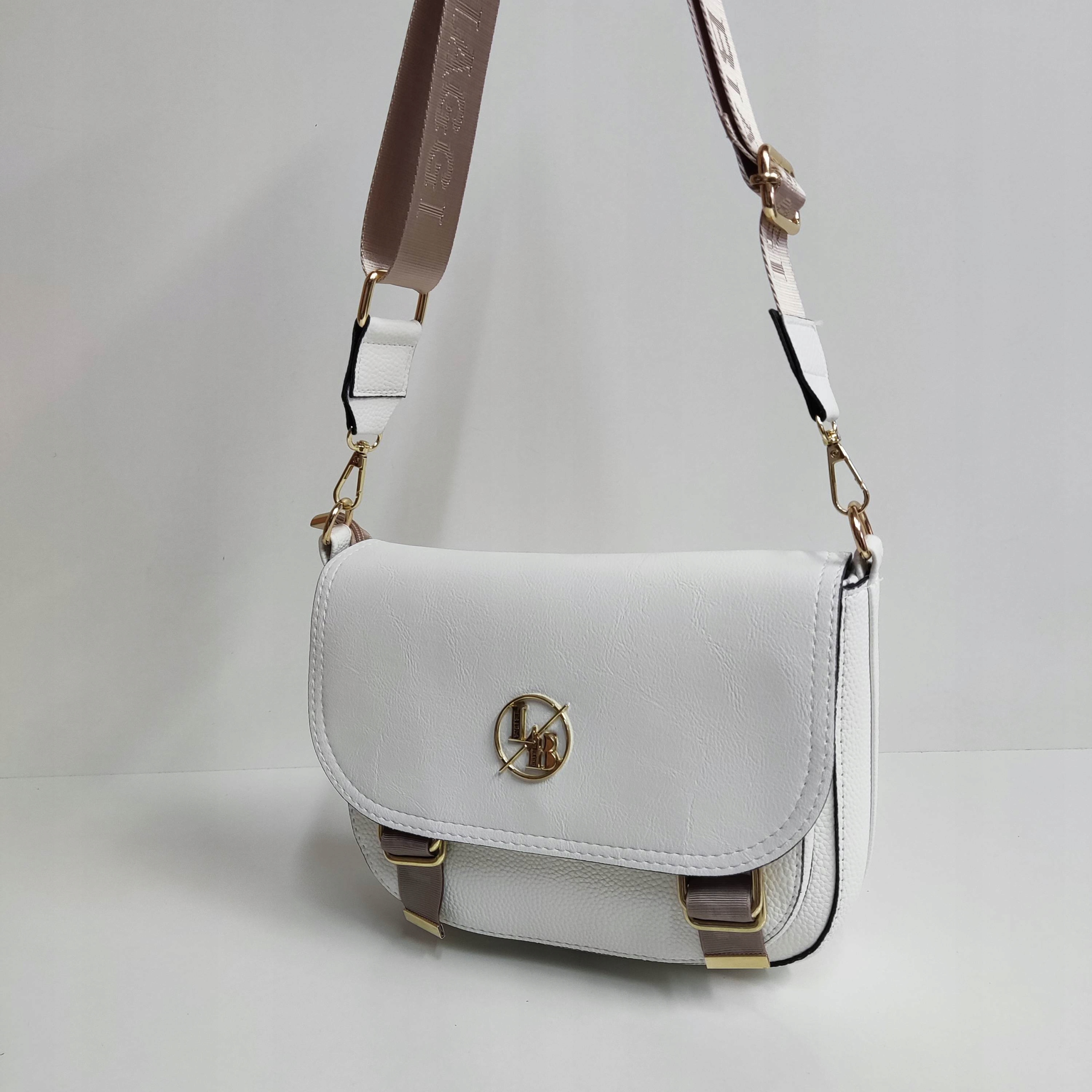 Torebka listonoszka Laura Biaggi Torba na ramię biała z klapą Kolor okuć złoty