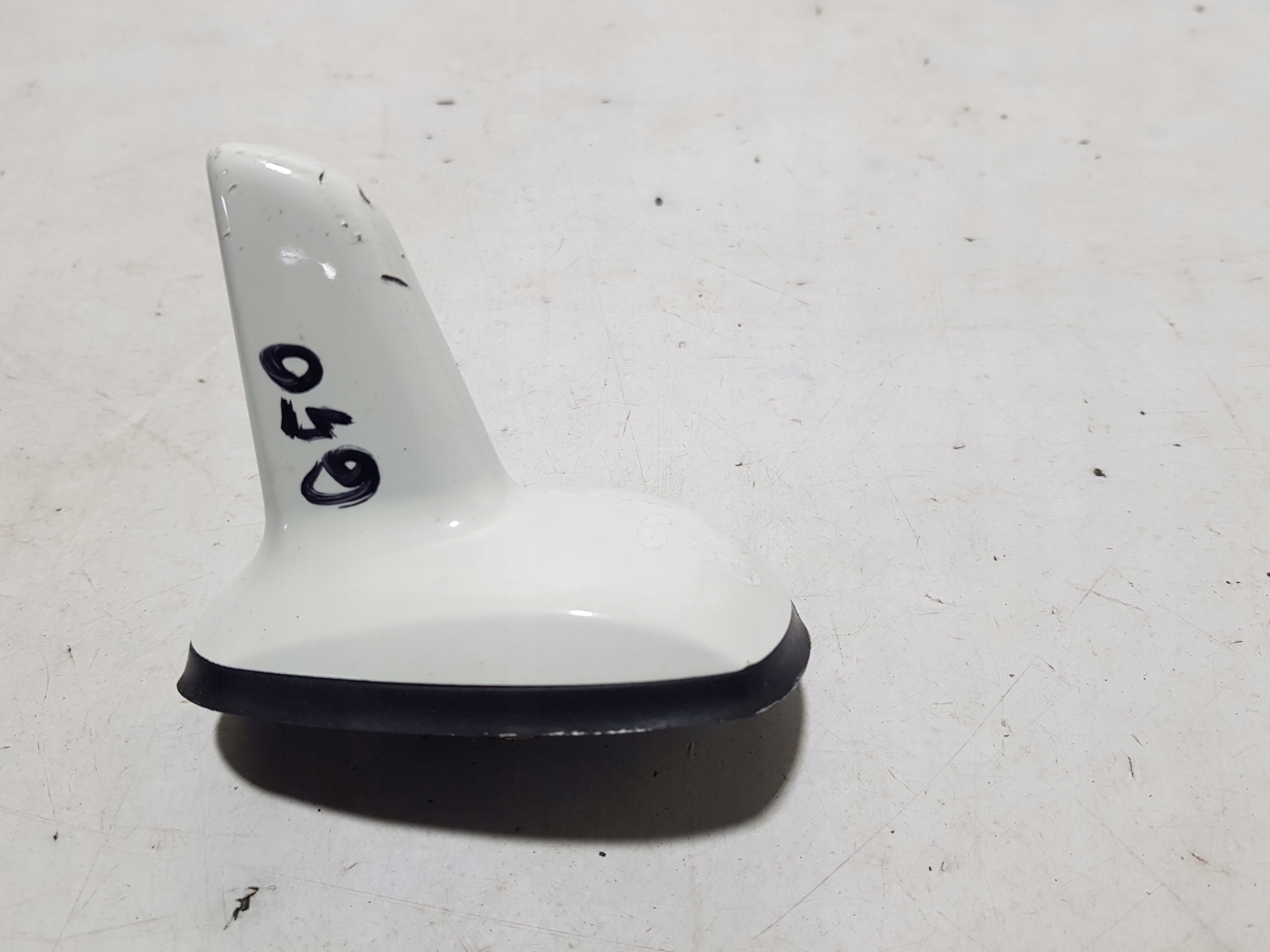 ANTENA dach GPS MERCEDES W207 W221 2218205975