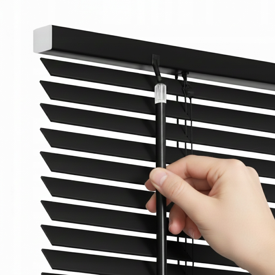 Drevená horizontálna žalúzia 25 mm čierna 120 x 140 cm