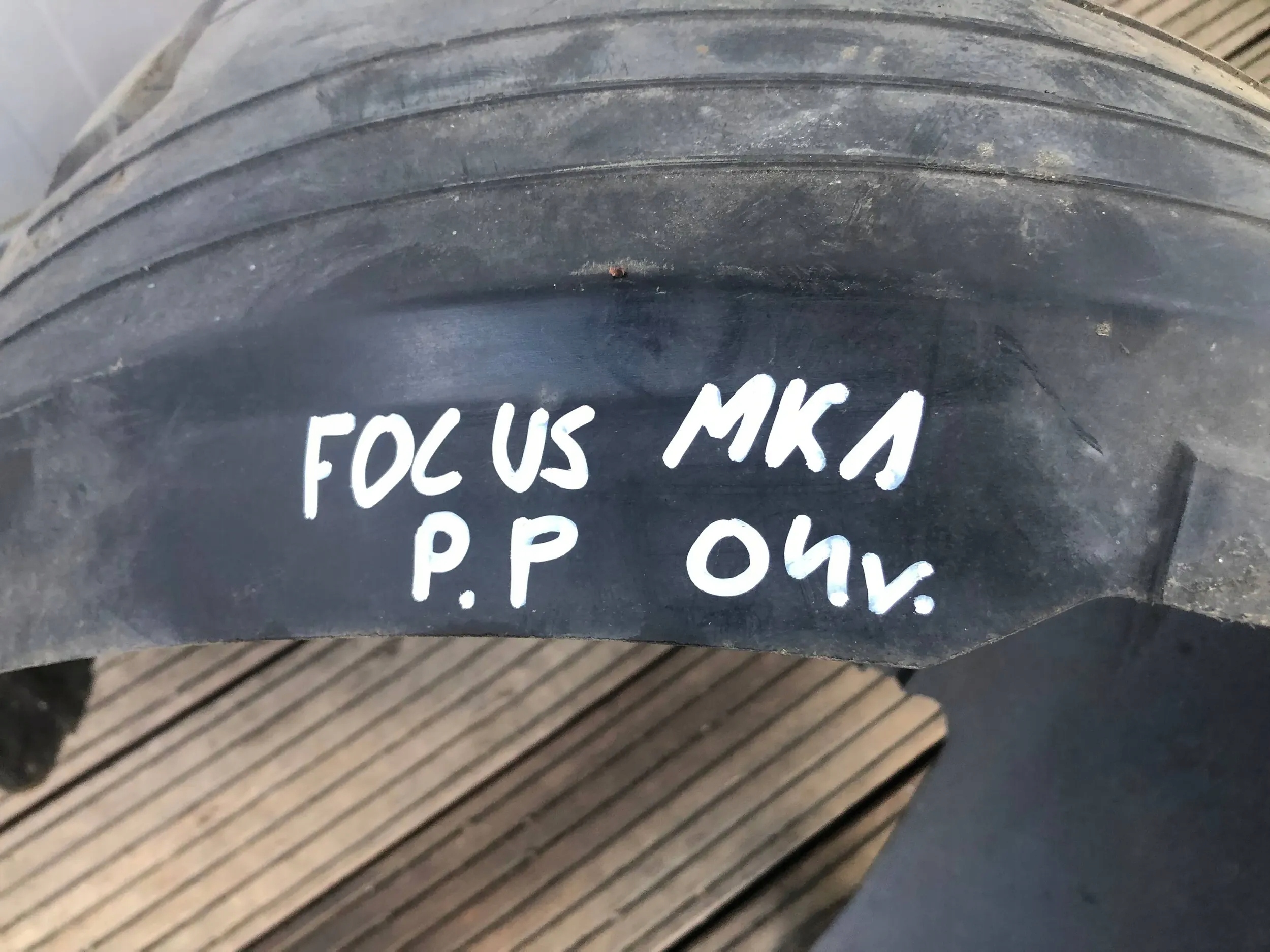 mudguard right front FORD FOCUS MK1 2M51-16114-AB