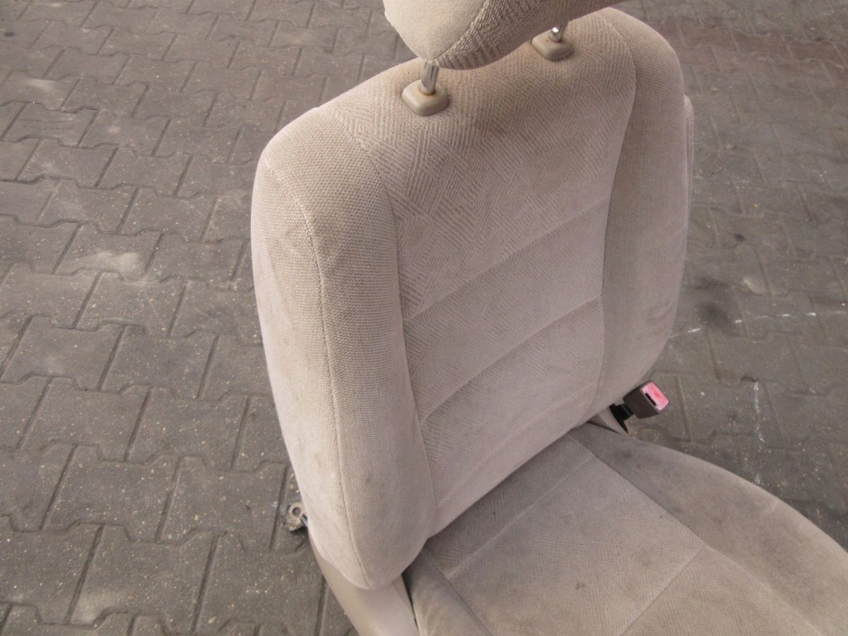 TOYOTA SEQUOIA 2001 кресло левая правая перед