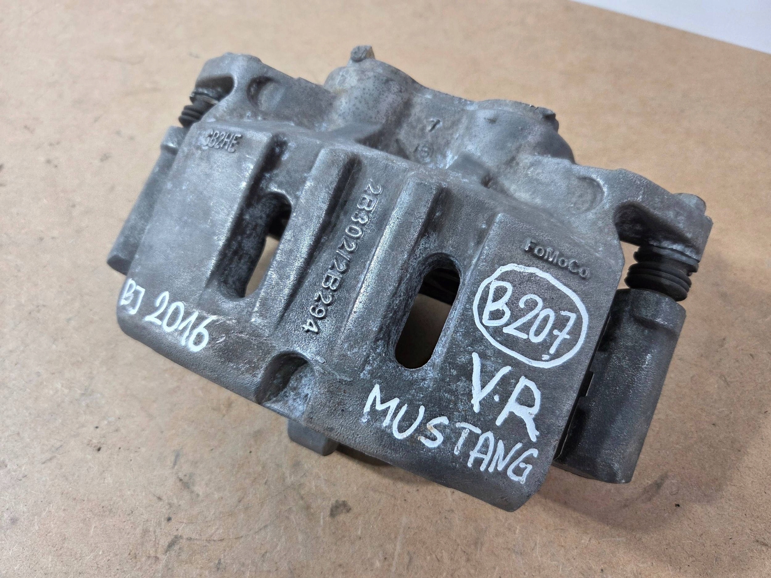 Ford Mustang VI caliper brake front right 2B3022B294 (B207)