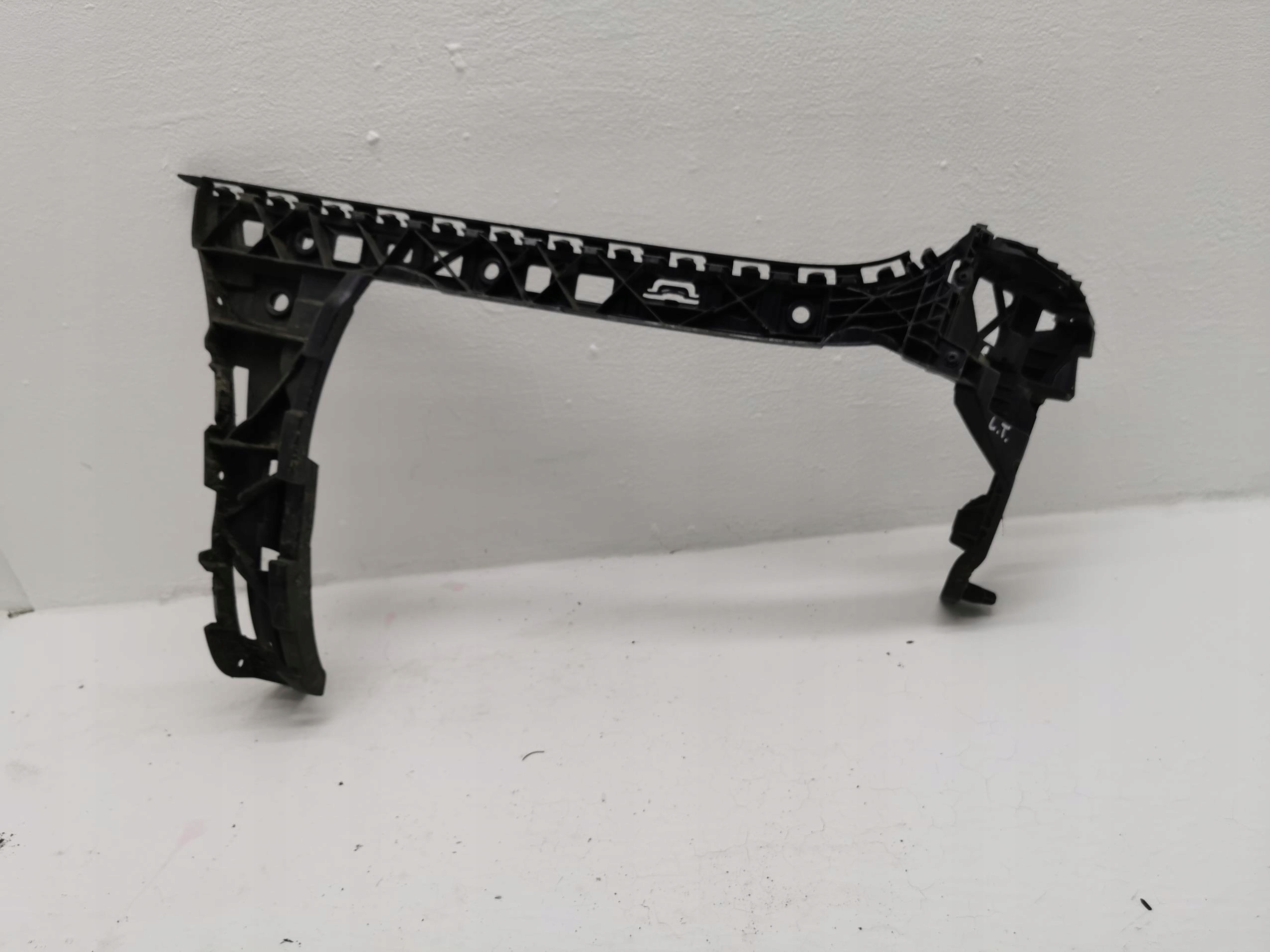 bumper bracket left rear part MERCEDES E-KLASA W213