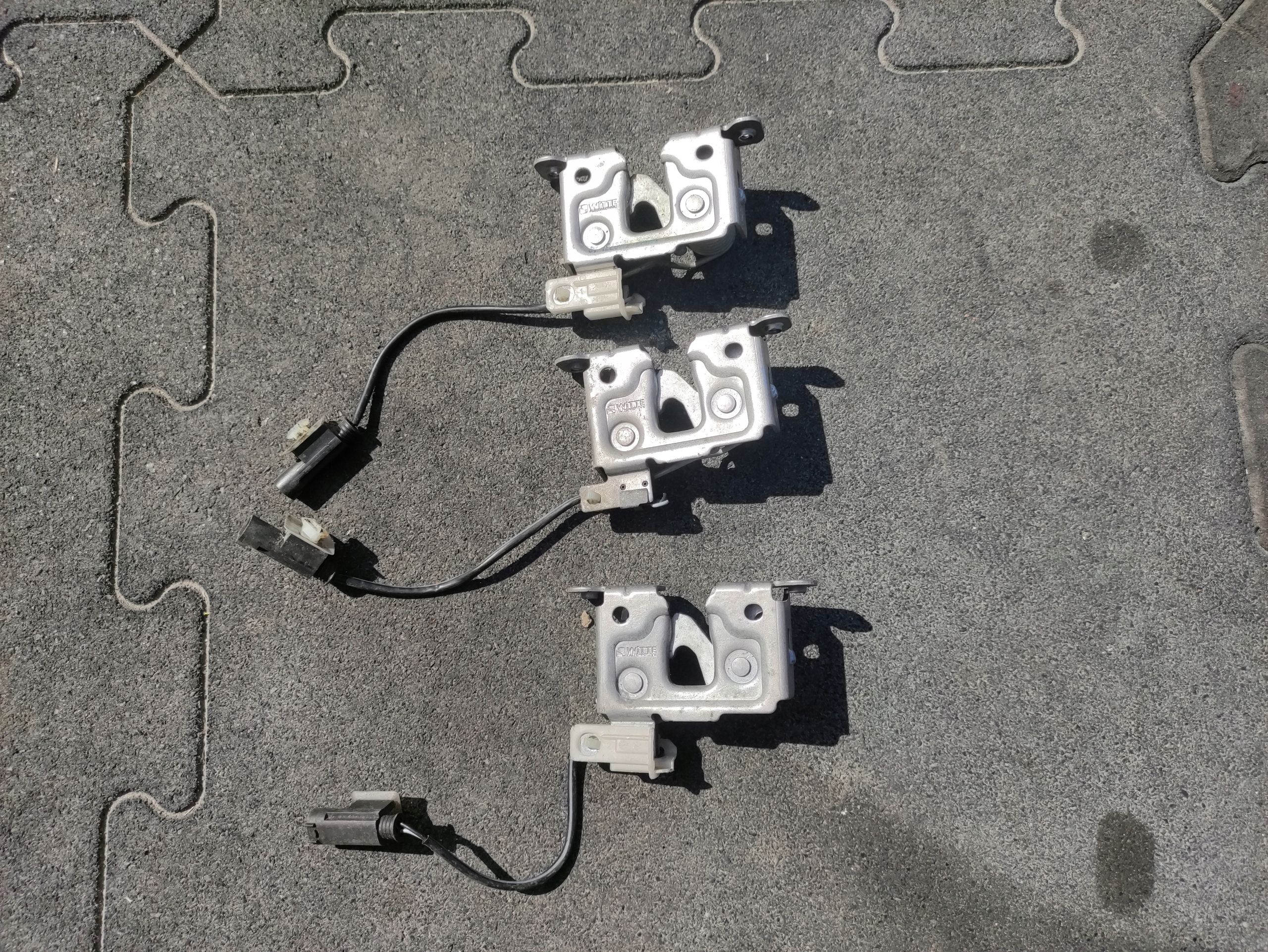 Болты замок капота BMW X3 F25 X4 26 7210731