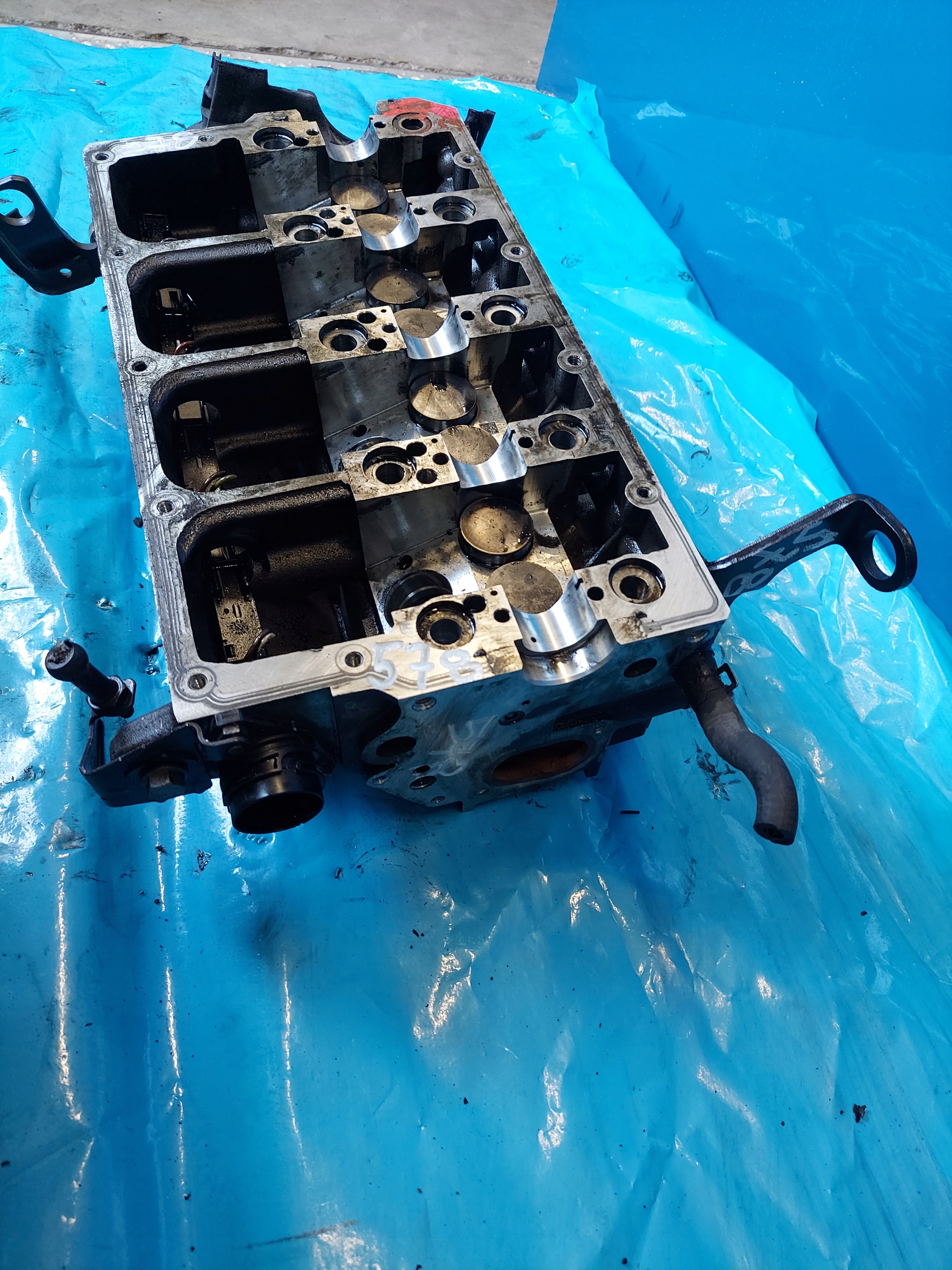 glava PASSAT B5 FL 1.9 TDI 038103373R