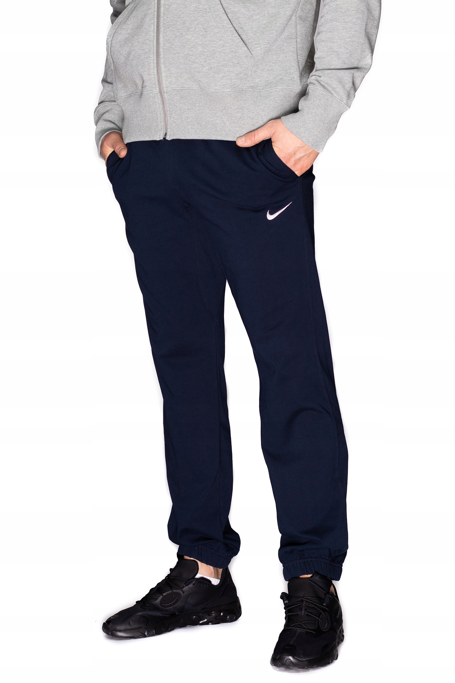 

Lekkie Spodnie Dresowe Nike Bawełniane Reg. R-m