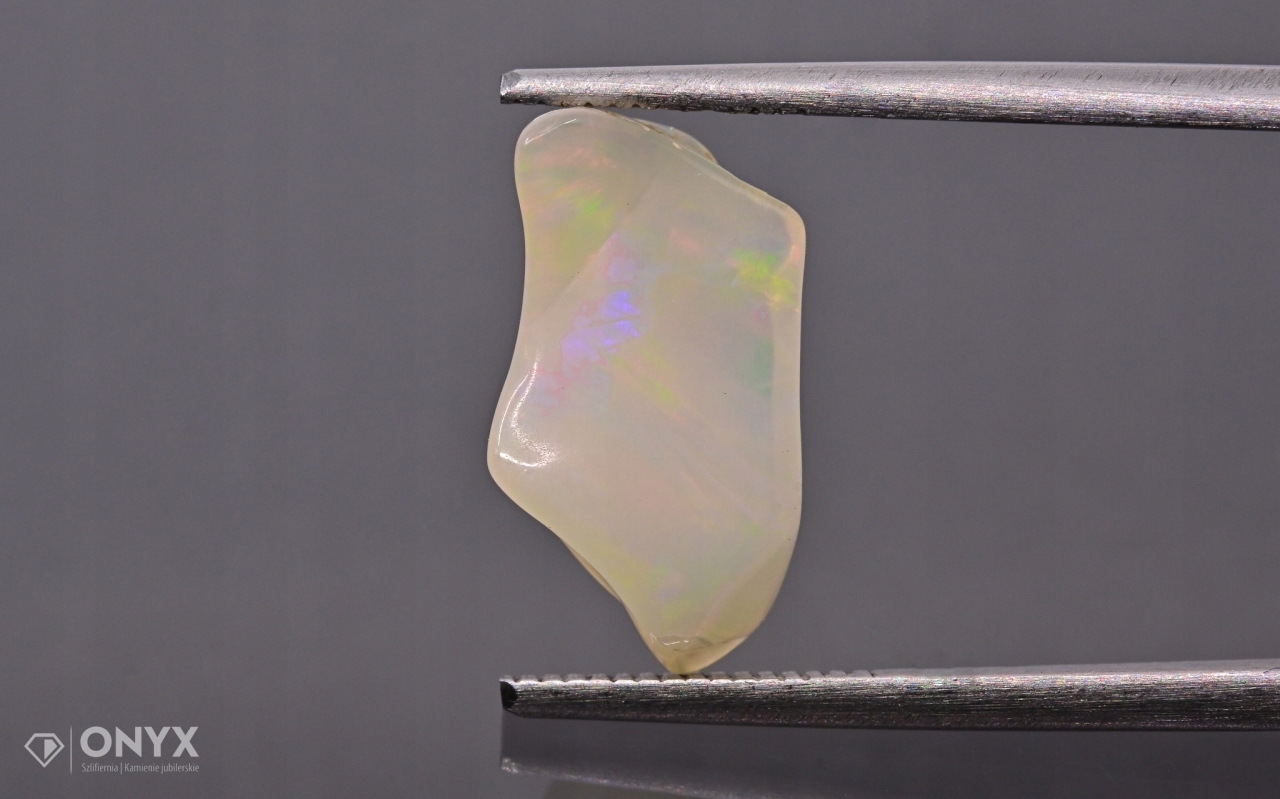 Opal z Etiopie hrudky 14x8 mm