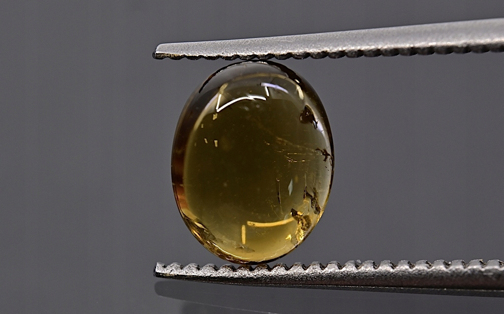 Turmalín kabošon ovál 7,5x5,8 mm