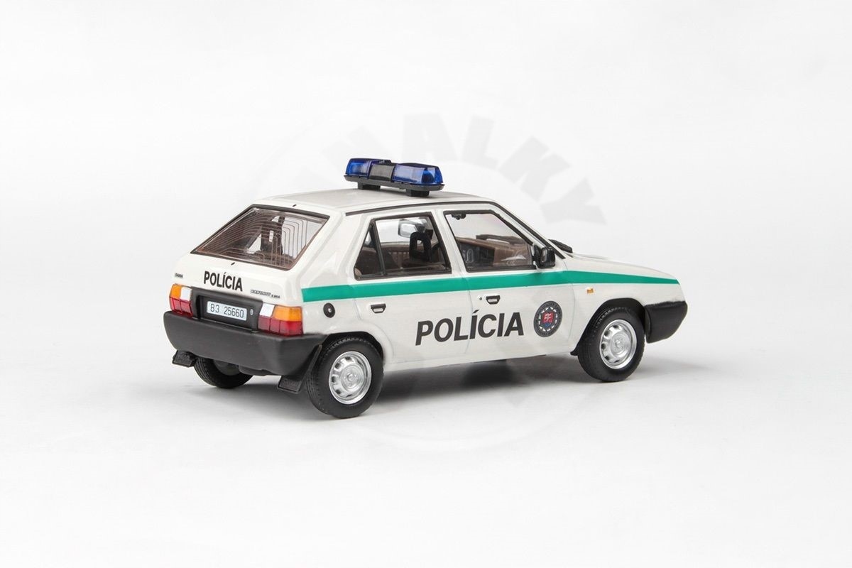 Abrex Škoda Favorit 136L (1988) 1:43 Polícia Sr