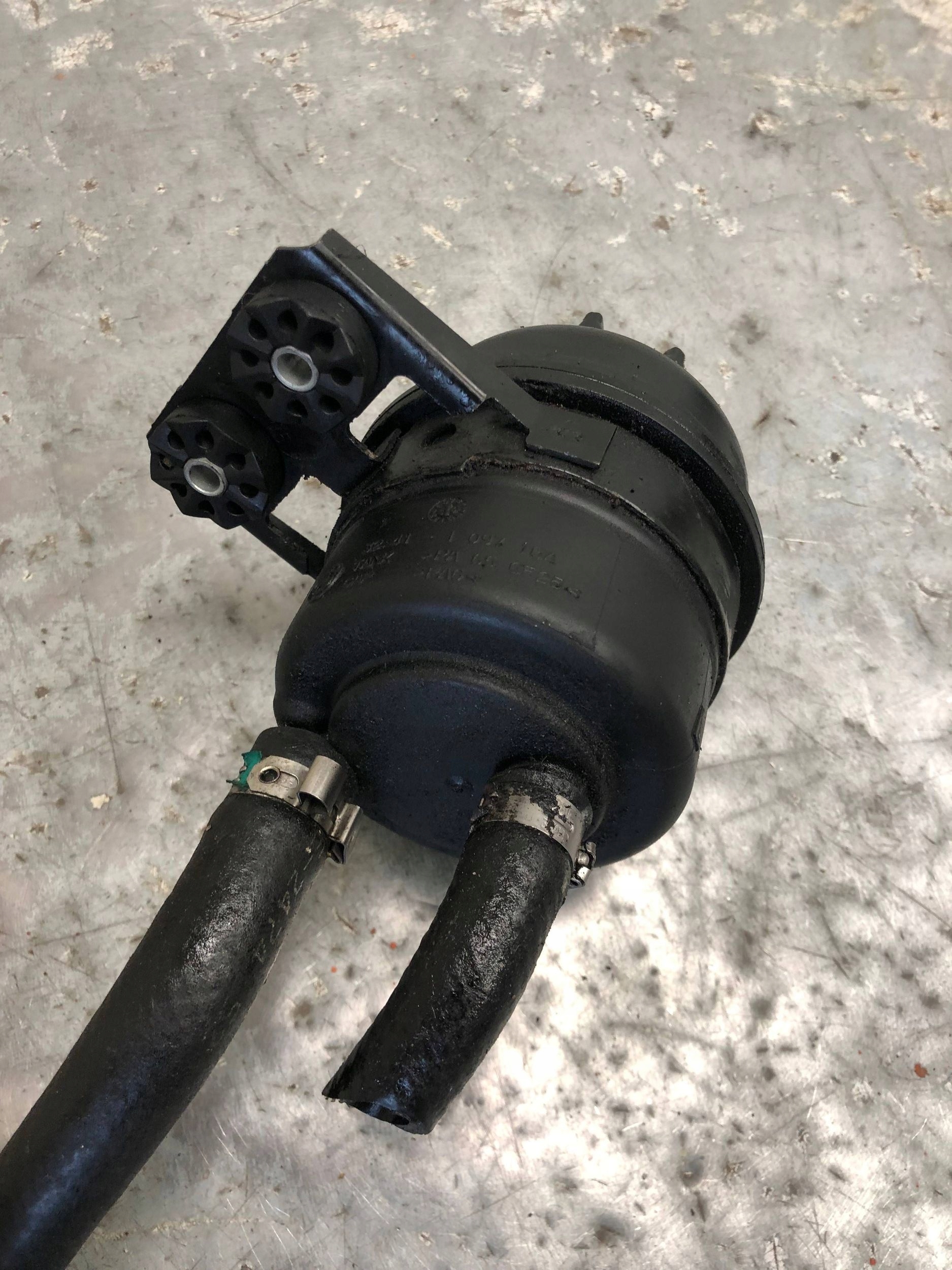 Servoölbehälter BMW E87 1097164
