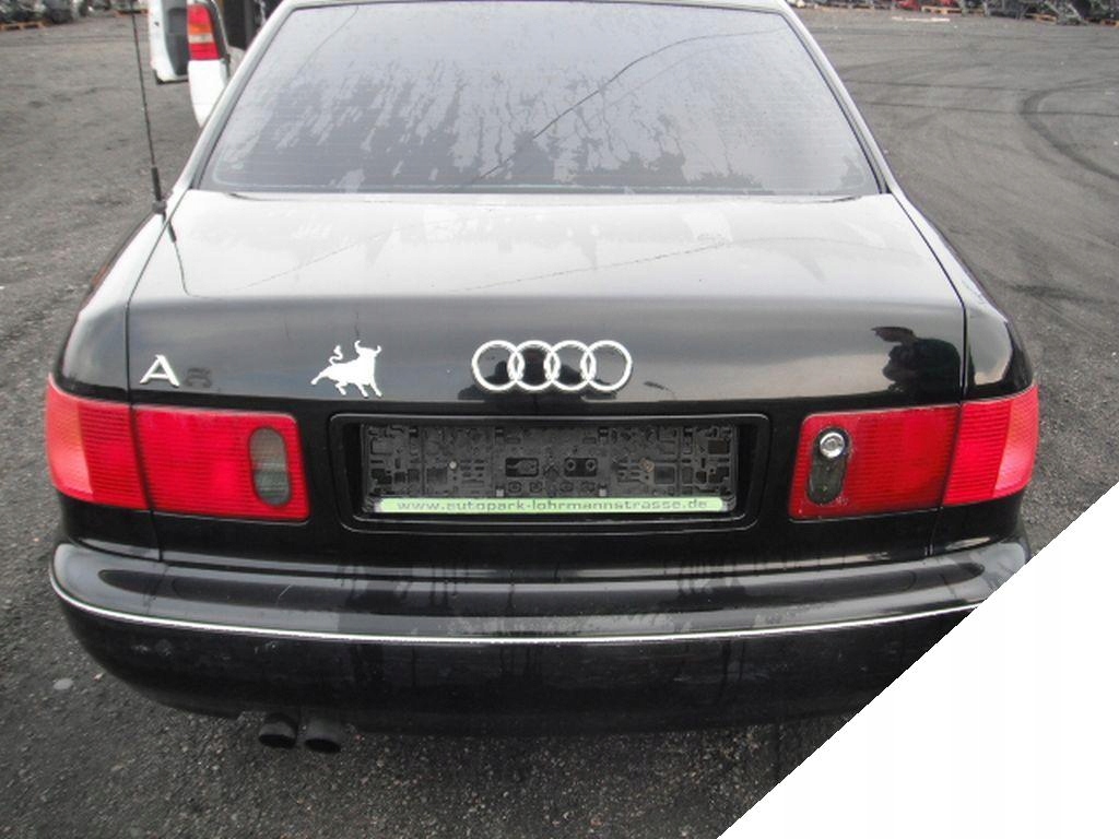 AUDI A8 D2 LAMPA LEWA TYLNA NA KLAPĘ - CAŁA - ŁADNA