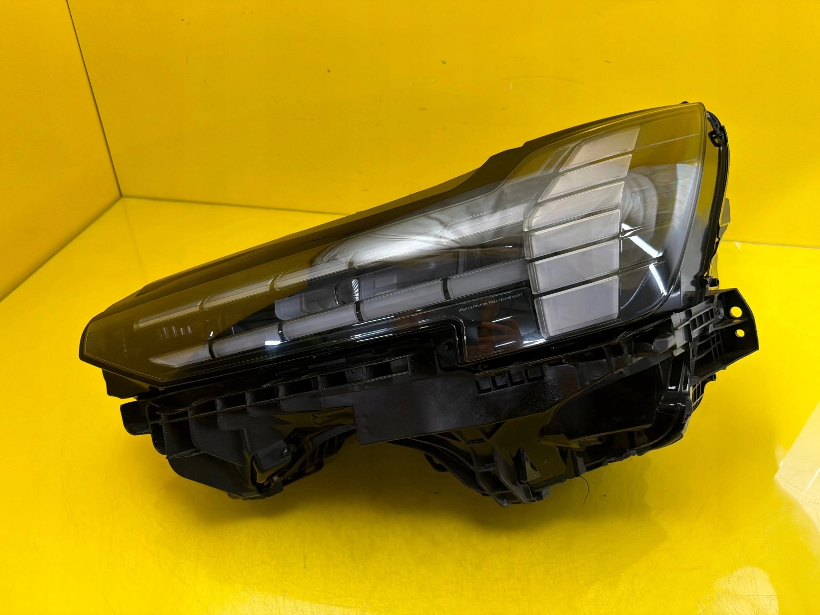 light left front Volvo EX90 Full Led 2024 32450062